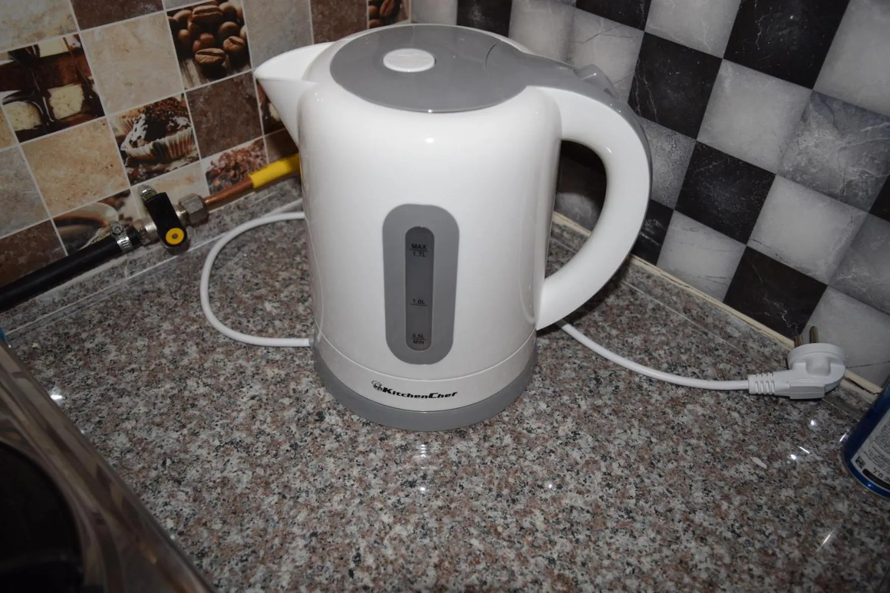 Coffee/tea facilities in Khan Alsira - חאן אלסרה