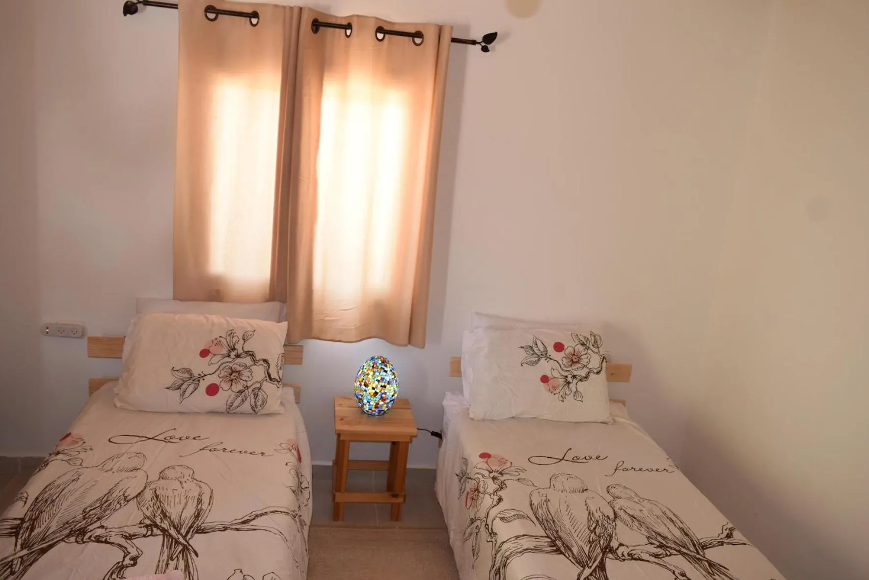 Bed in Khan Alsira - חאן אלסרה