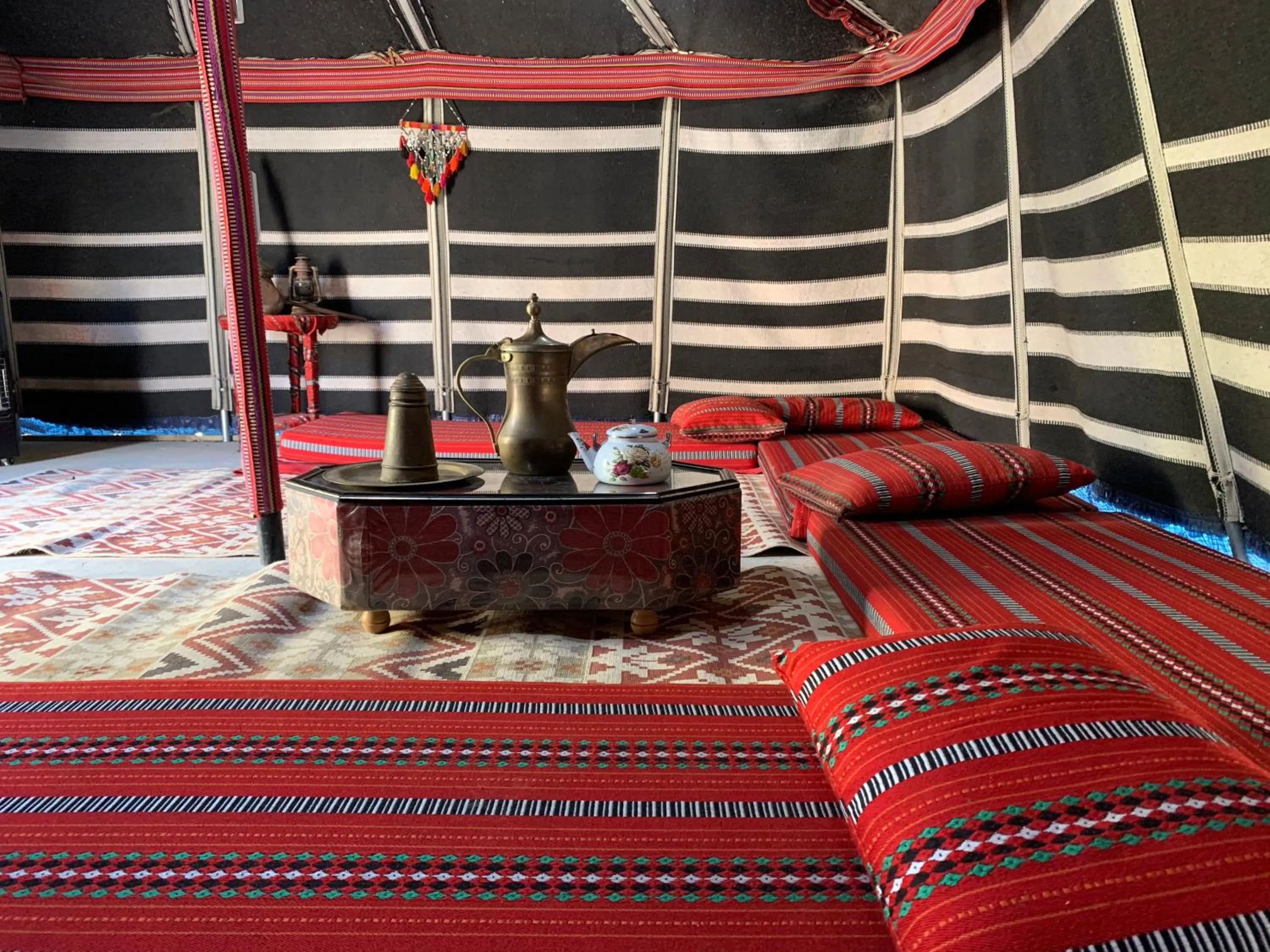 Living room, Bed in Khan Alsira - חאן אלסרה