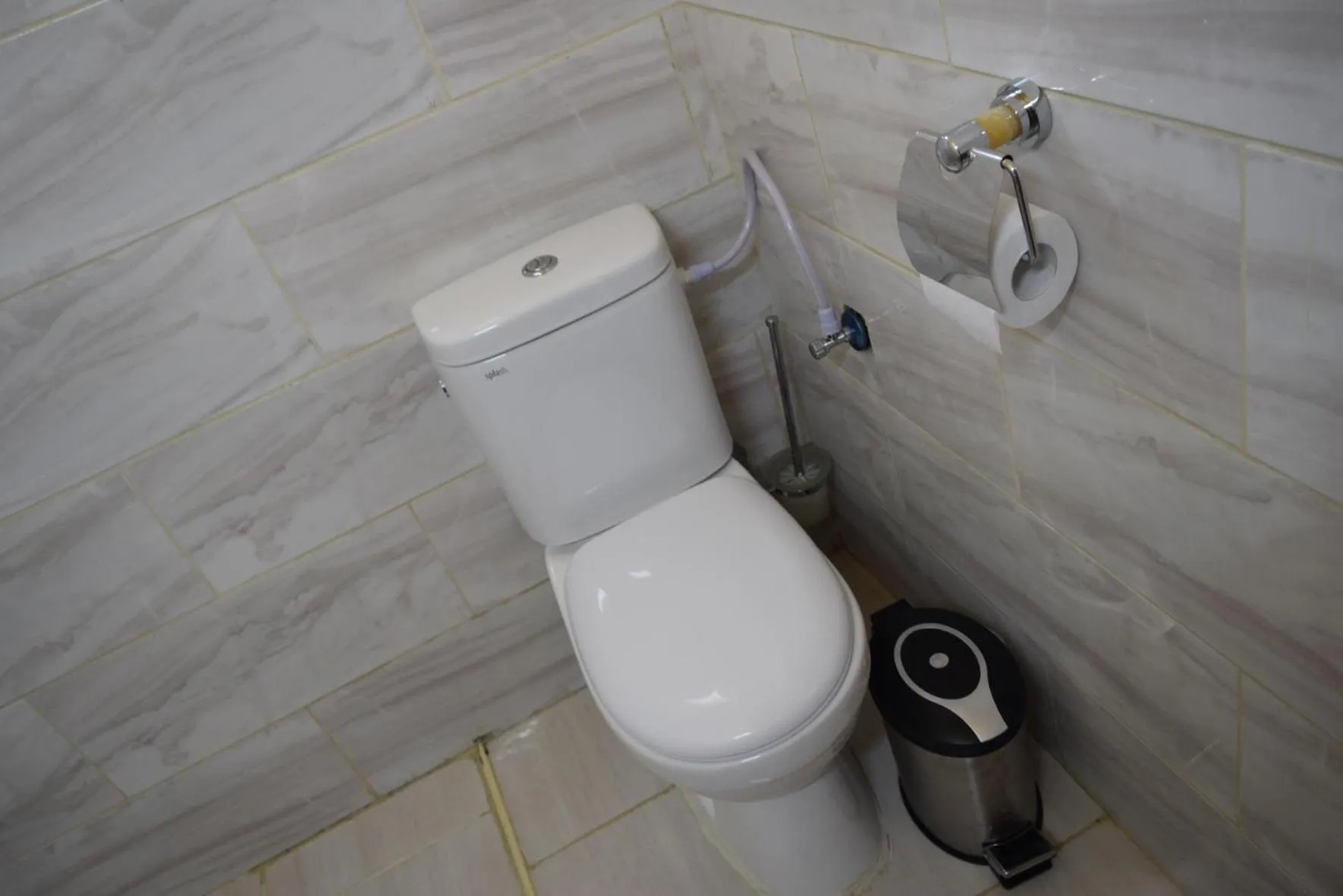 Shower in Khan Alsira - חאן אלסרה