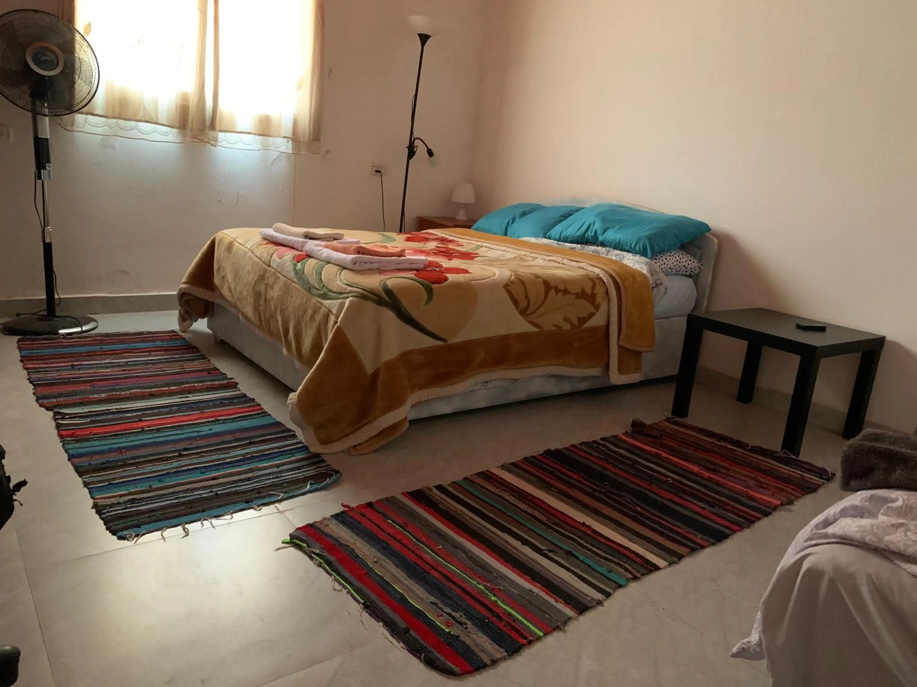 Living room, Bed in Khan Alsira - חאן אלסרה
