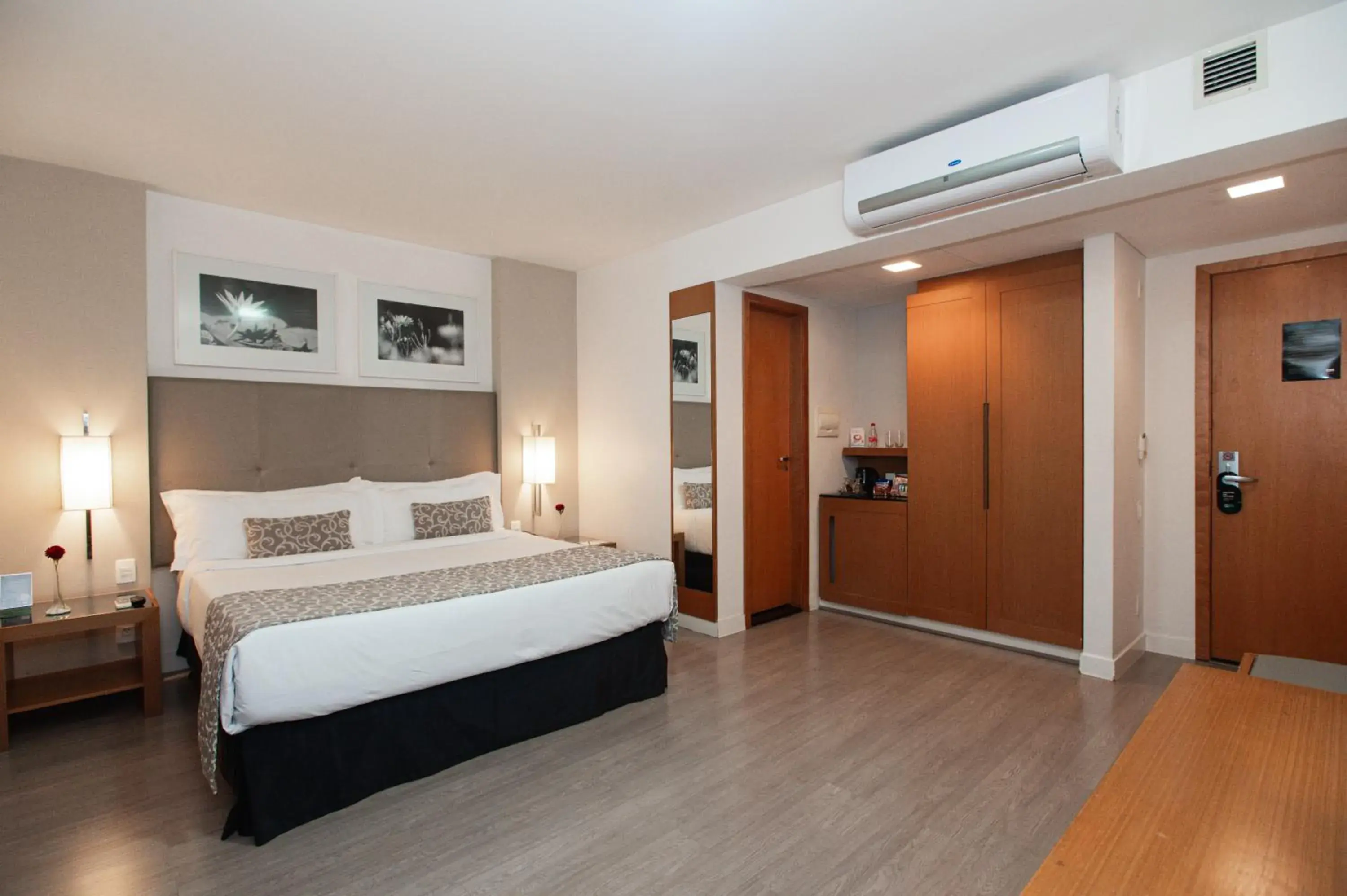 Deluxe Room in H2 Platinum Lourdes Deluxe Room in H2 Platinum Lourdes