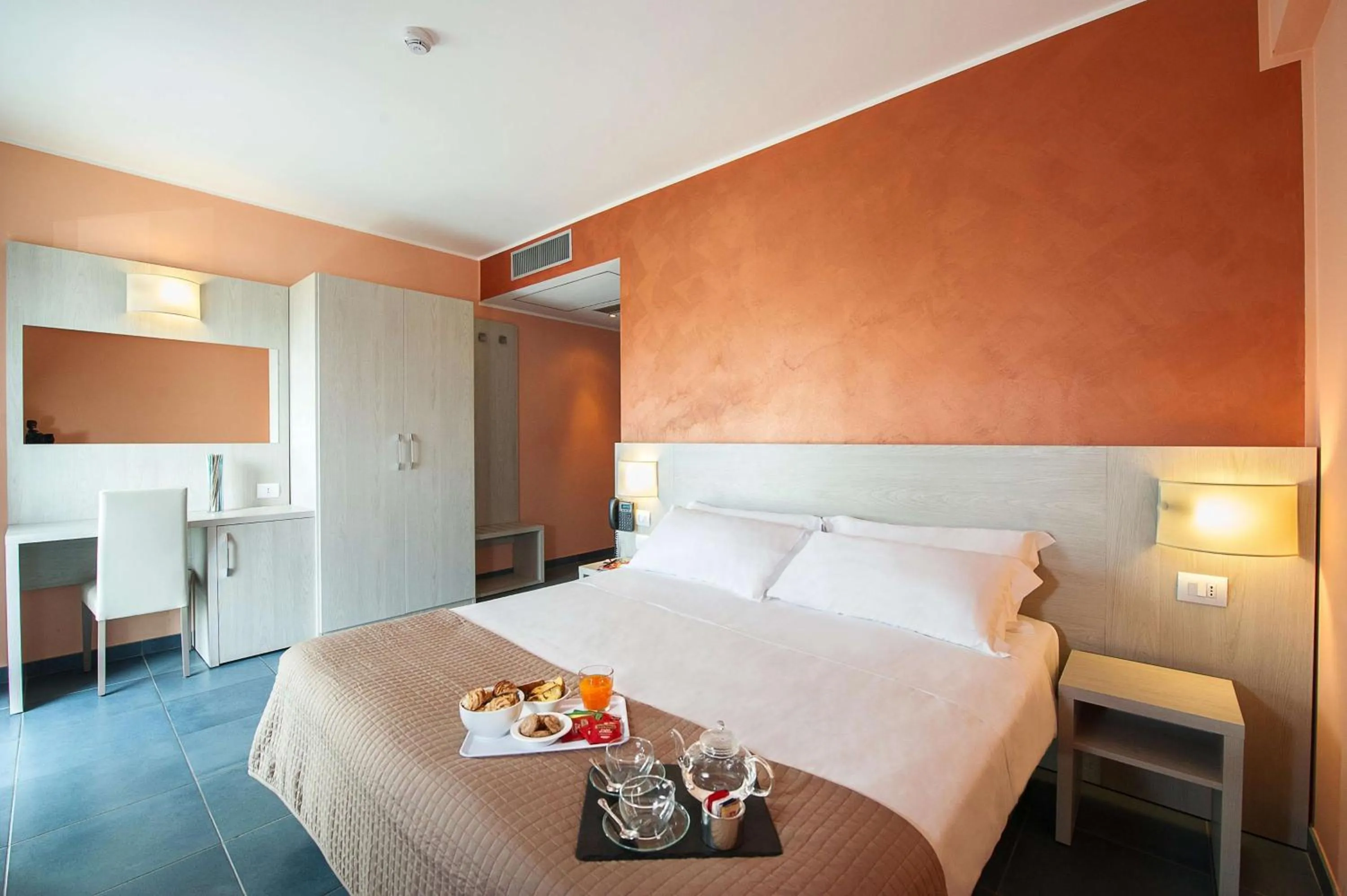 Lounge or bar, Bed in Hotel Testani Colleferro
