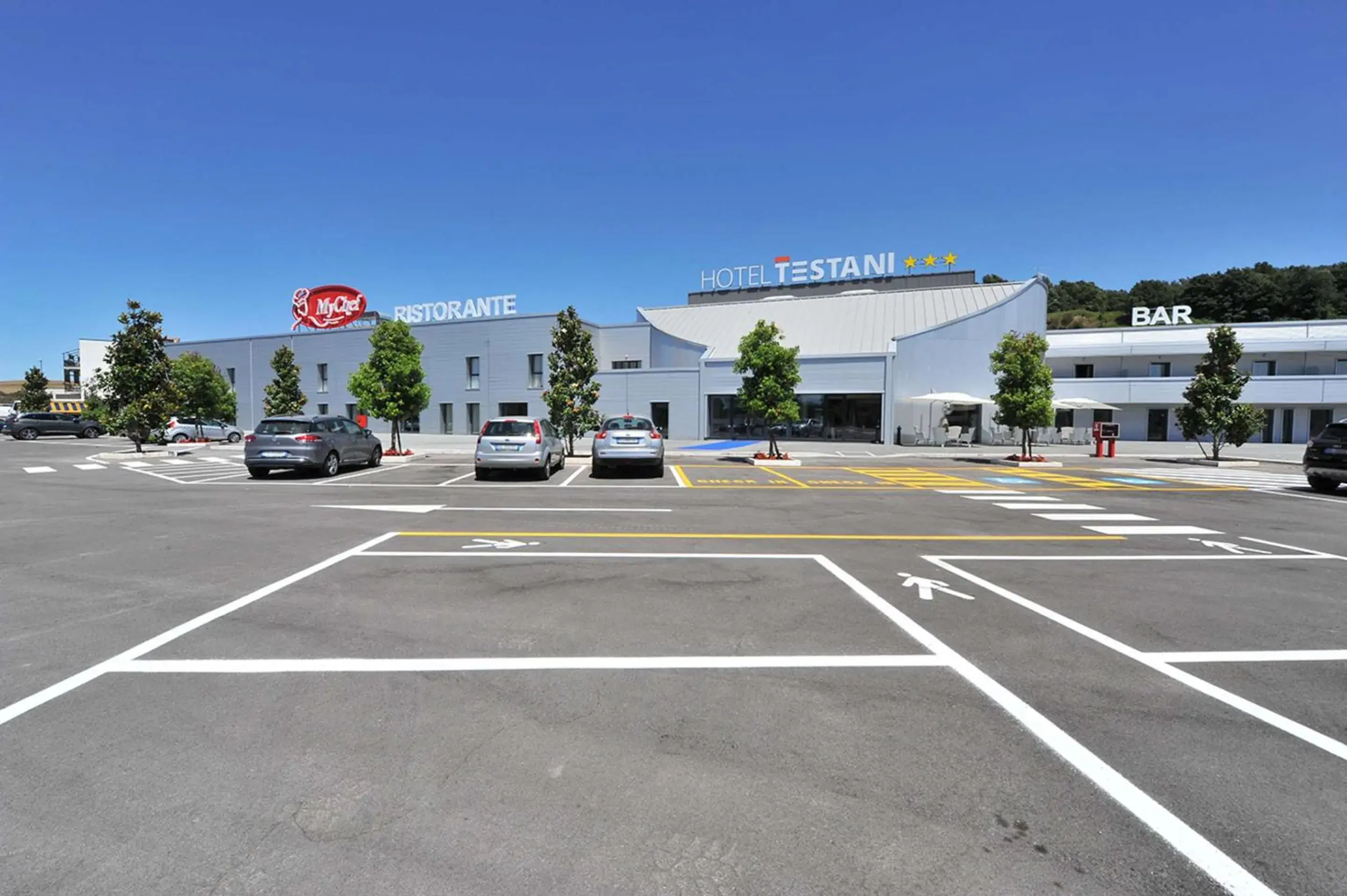 Property building in Hotel Testani Colleferro Property building in Hotel Testani Colleferro