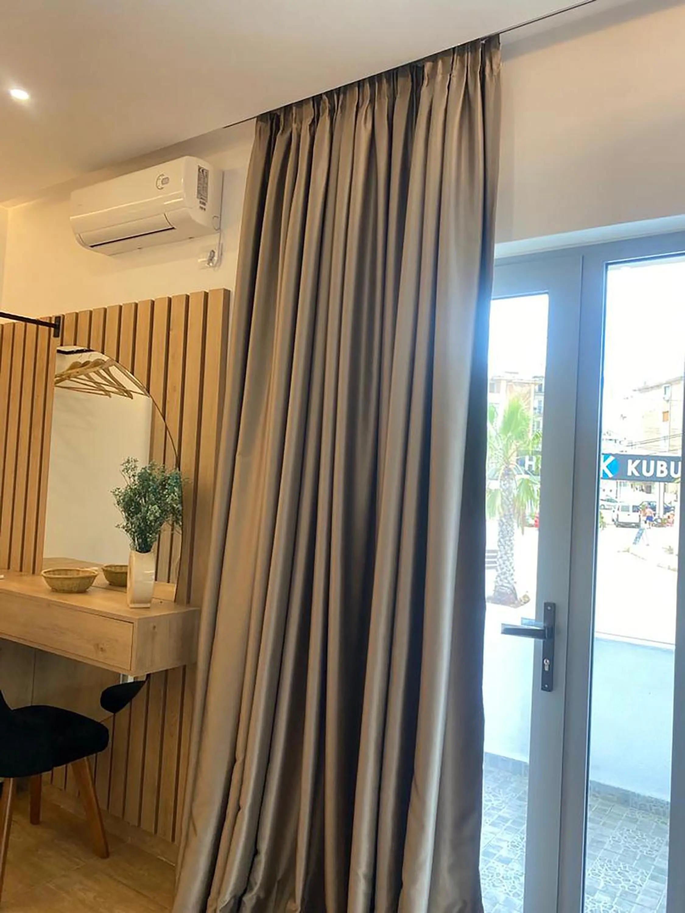 Dining area in Kuburi Hotel