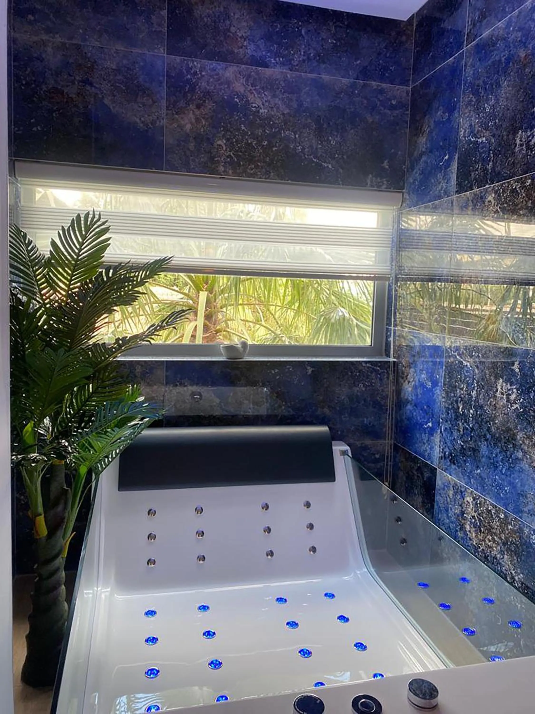 Hot Tub in Kuburi Hotel