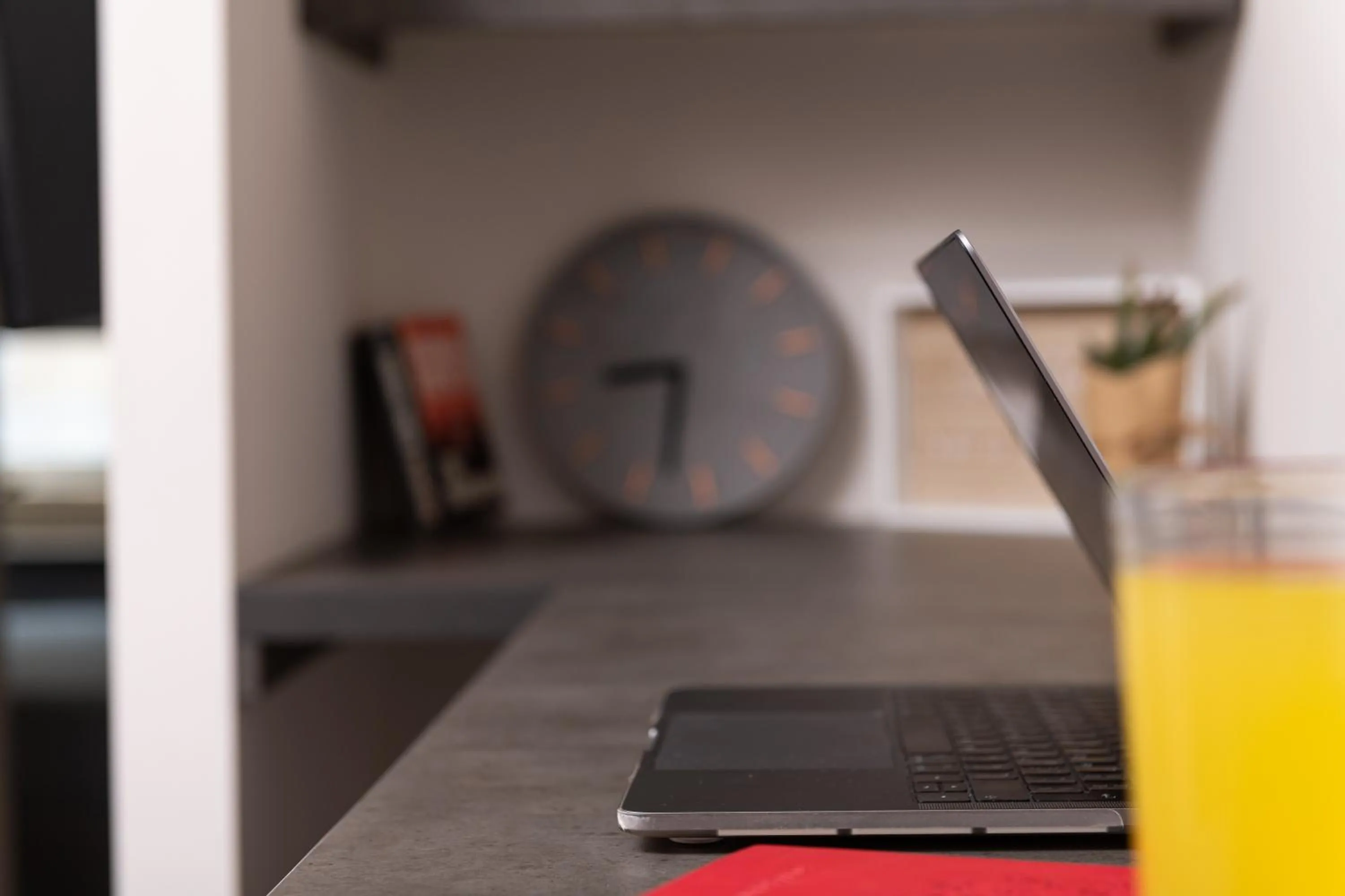 hair dresser in Enattica Syntagma Living