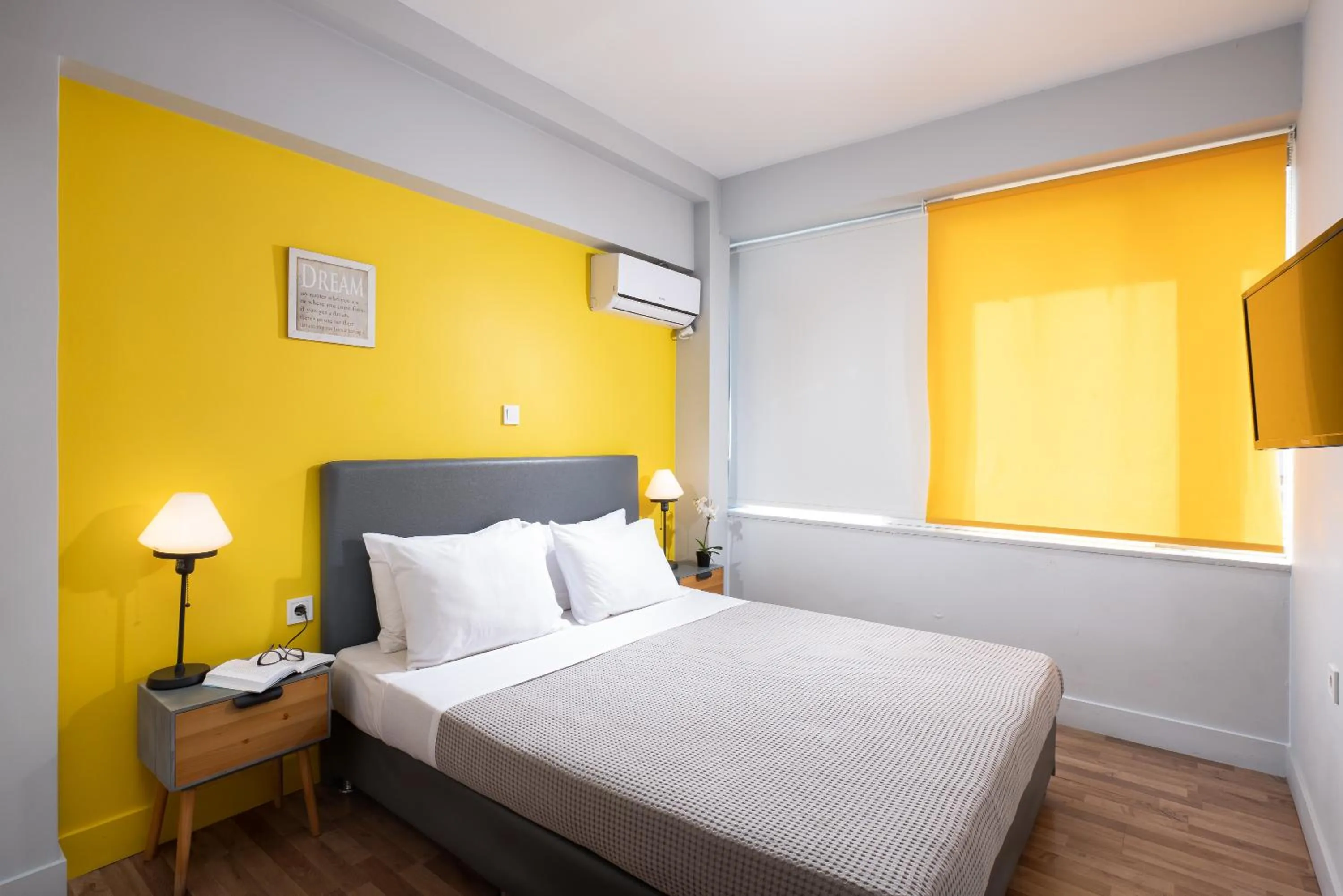 Bed in Enattica Syntagma Living