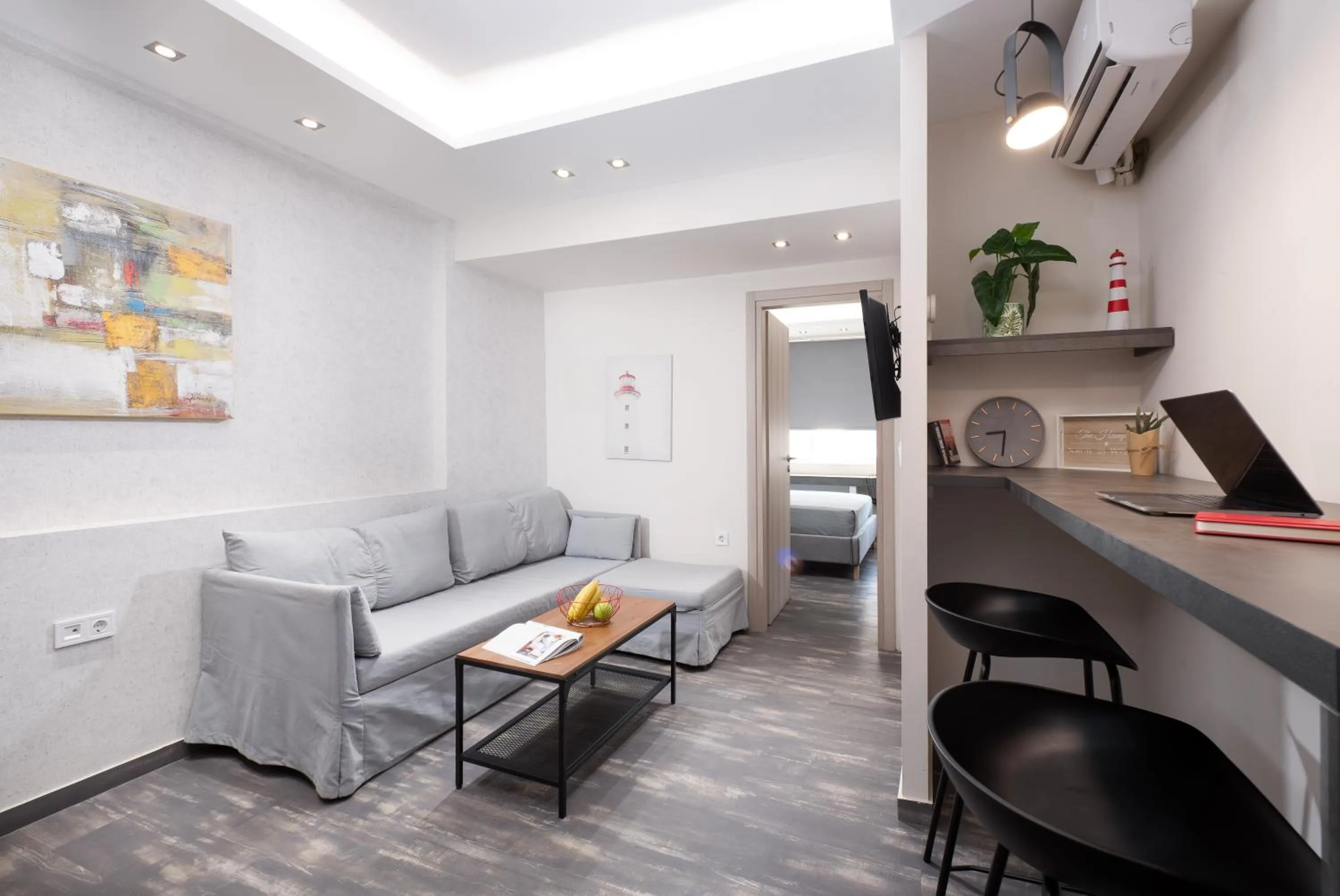 hair dresser in Enattica Syntagma Living