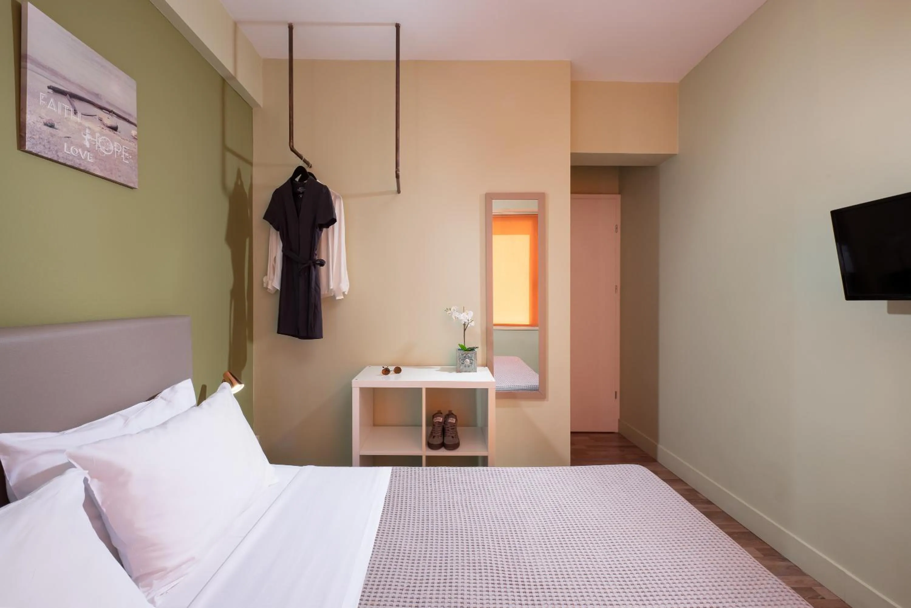 Bed in Enattica Syntagma Living