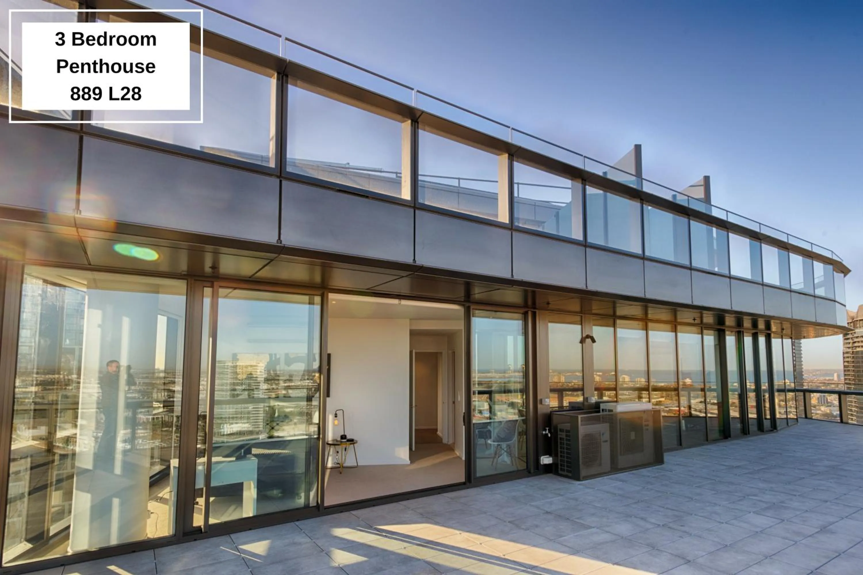 Balcony/Terrace in Orange Stay Apartments