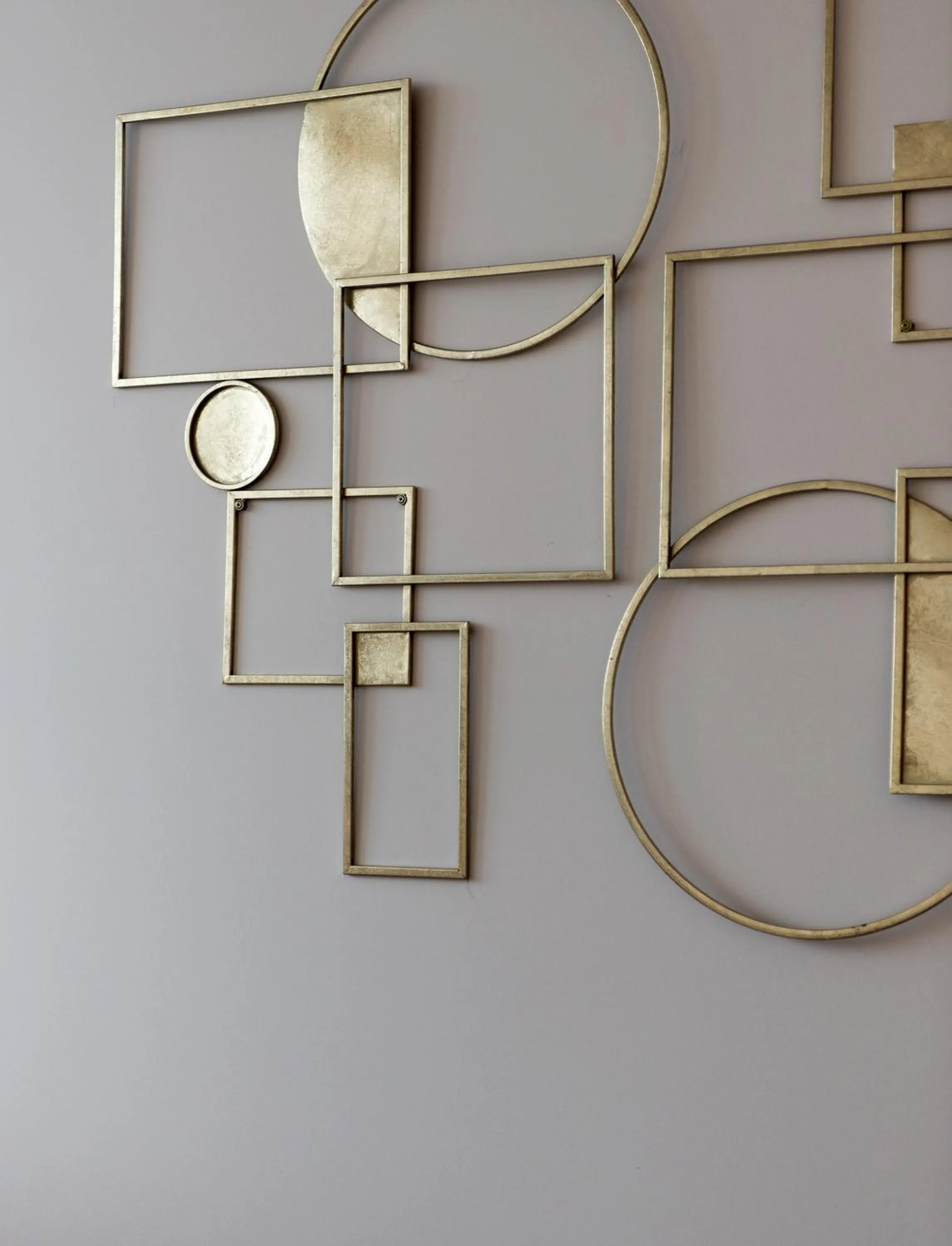 Decorative detail in Orange Stay Apartments