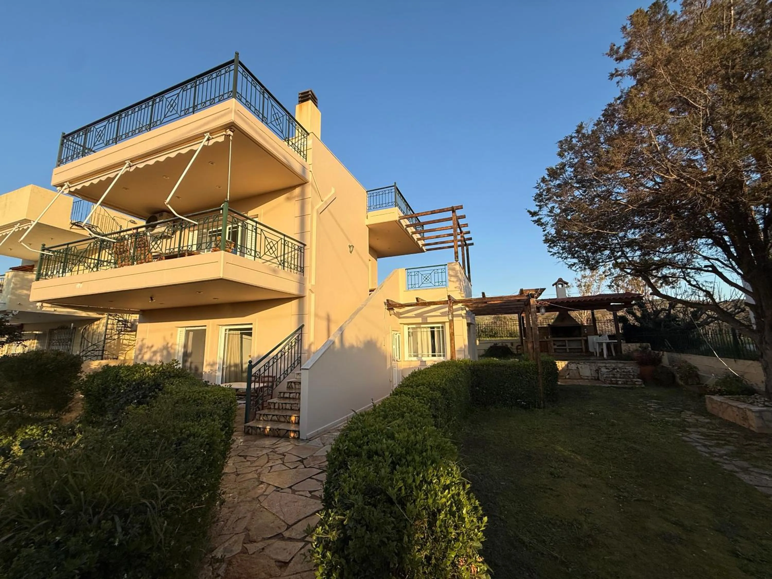 Anavyssos Garden House