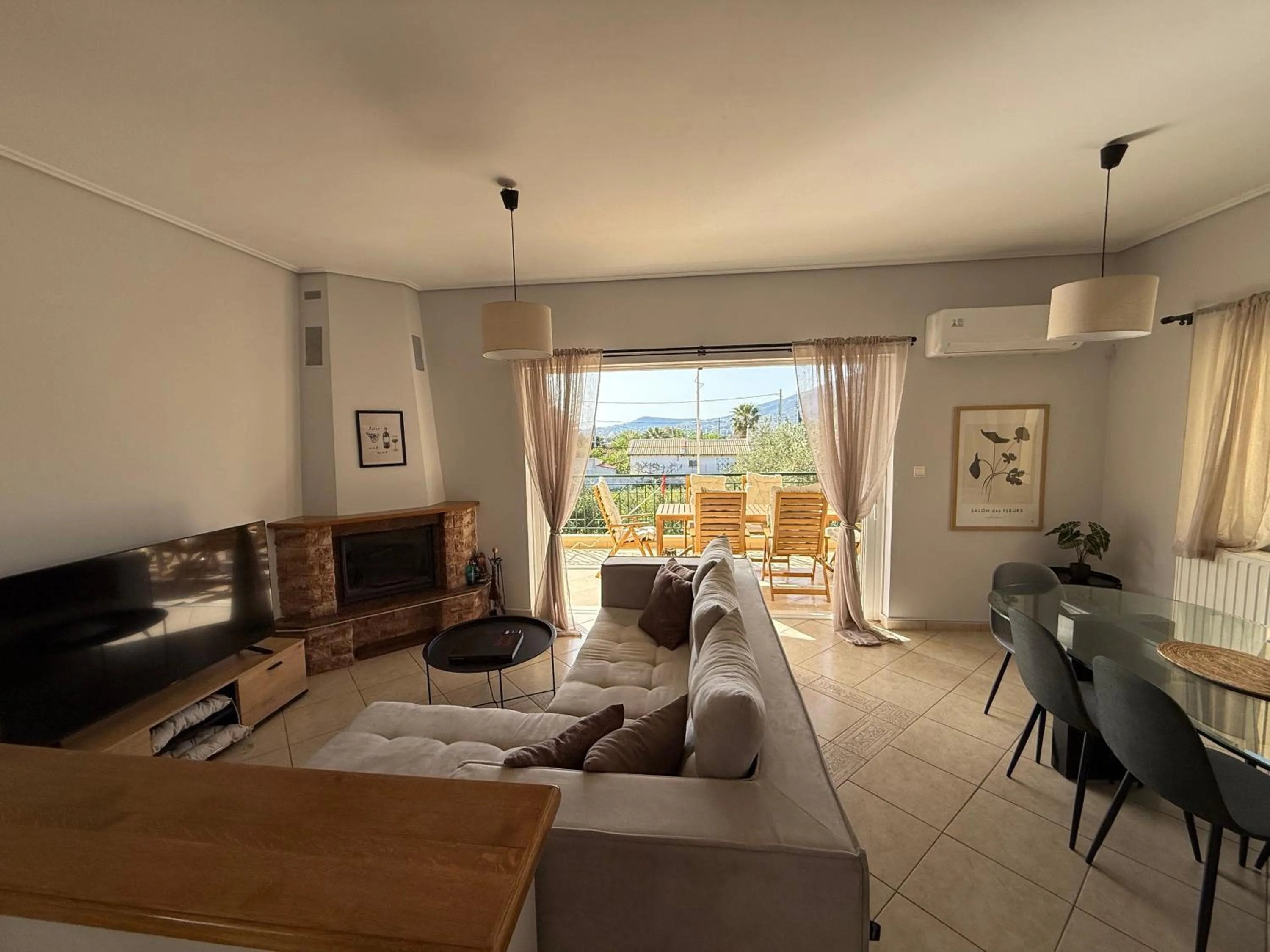 TV and multimedia in Anavyssos Garden House