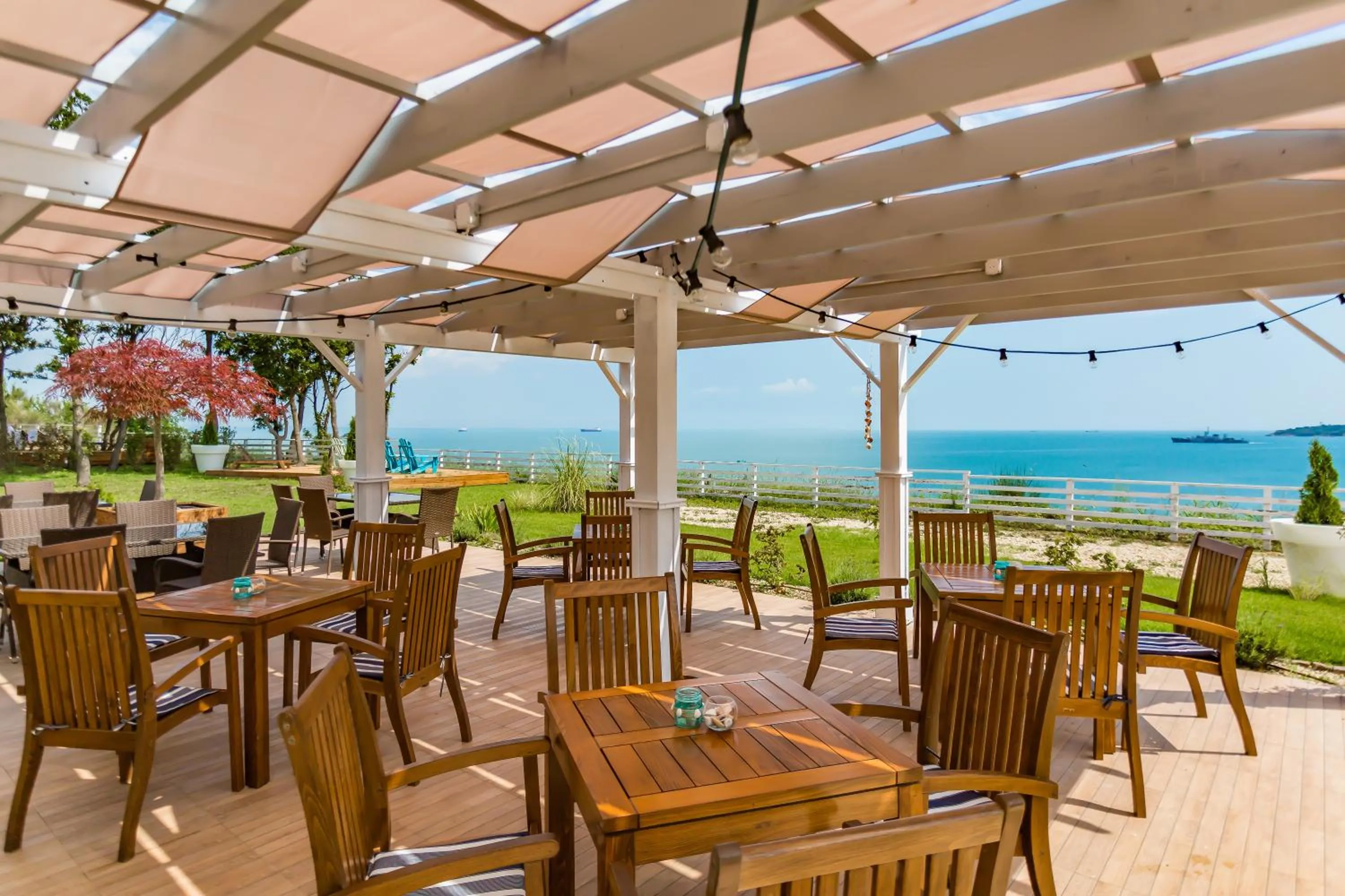 Restaurant/places to eat in St Anastasia Hotel