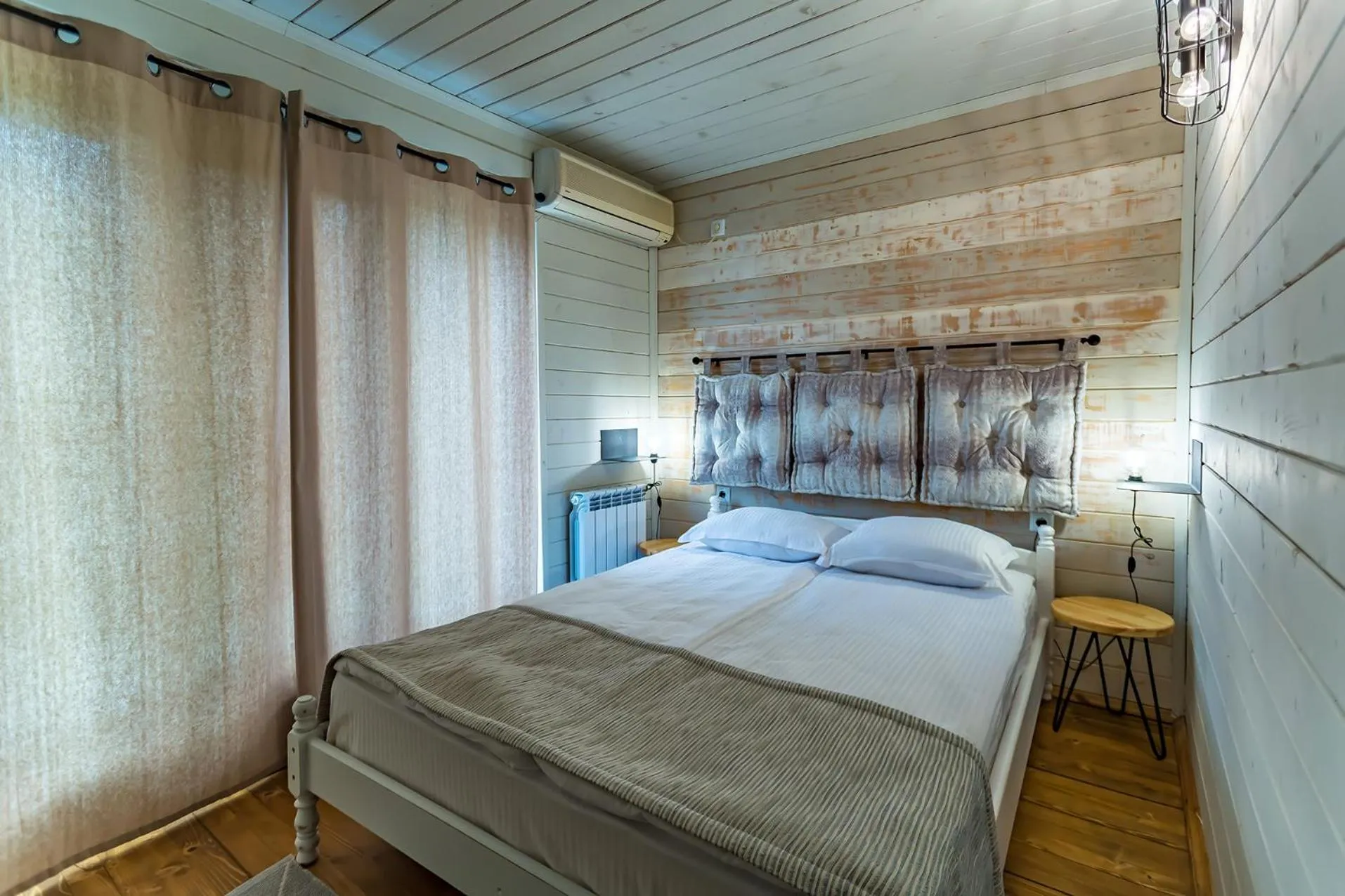 Bed in St Anastasia Hotel