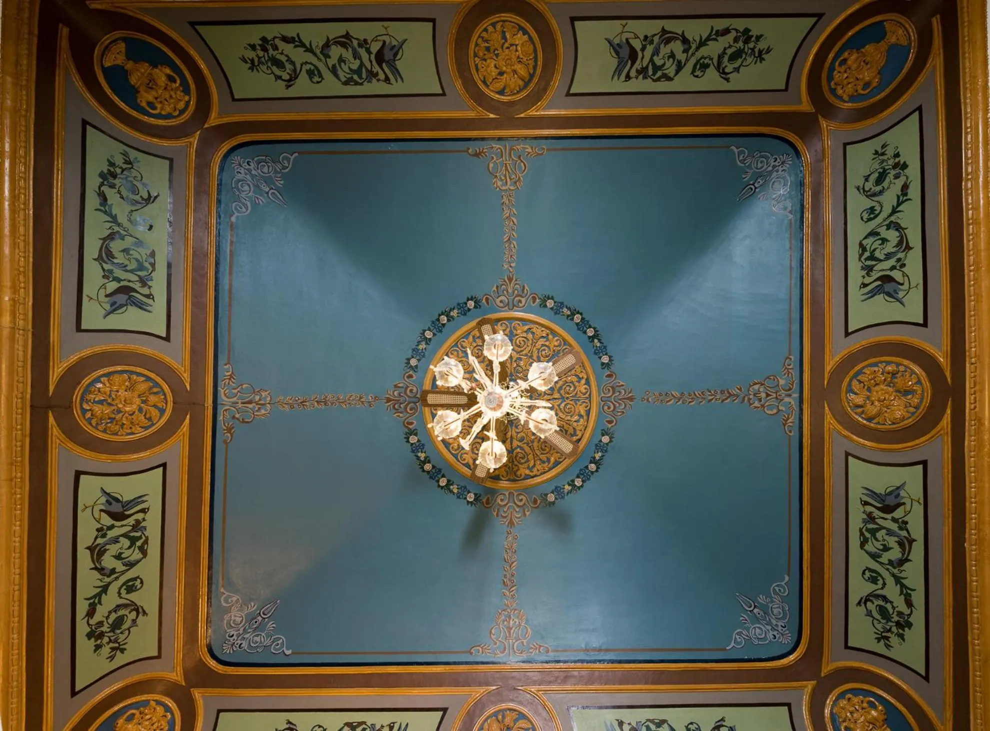 Decorative detail in Villa Mariella Pittorino - camere in B&B
