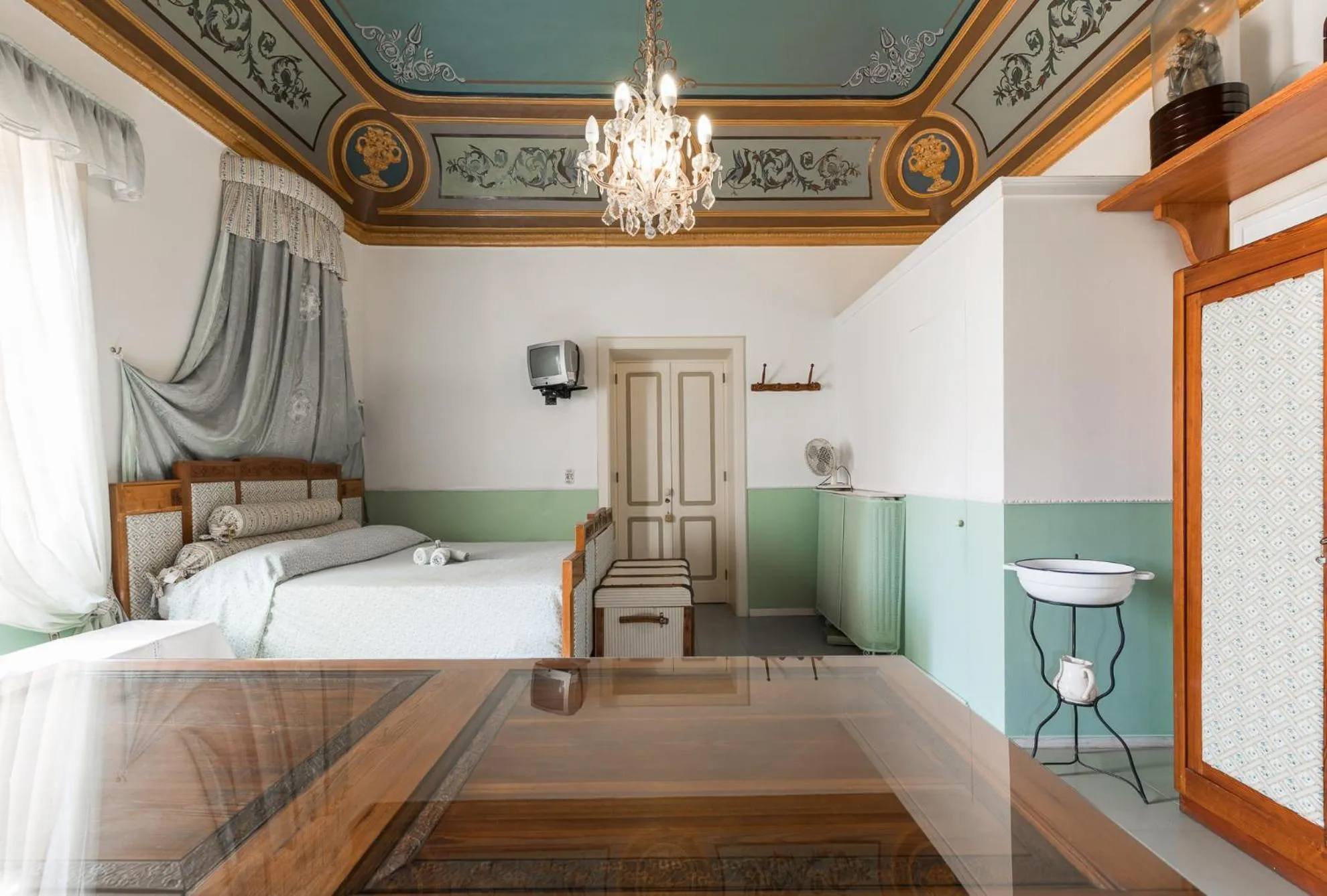 Photo of the whole room, Bed in Villa Mariella Pittorino - camere in B&B