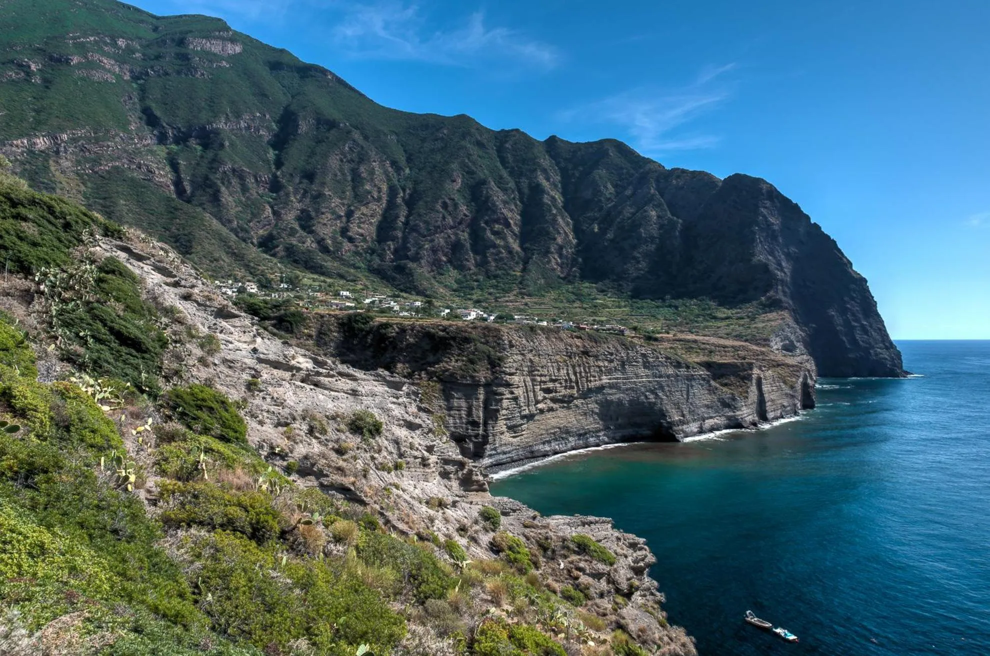Natural landscape in Villa Mariella Pittorino - camere in B&B