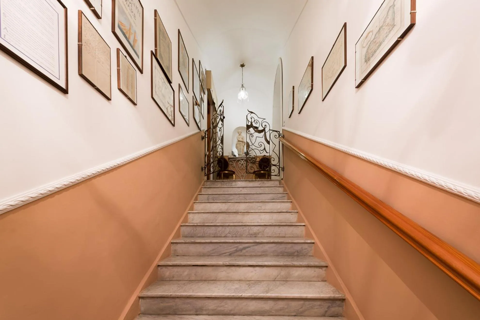 Facade/entrance in Villa Mariella Pittorino - camere in B&B