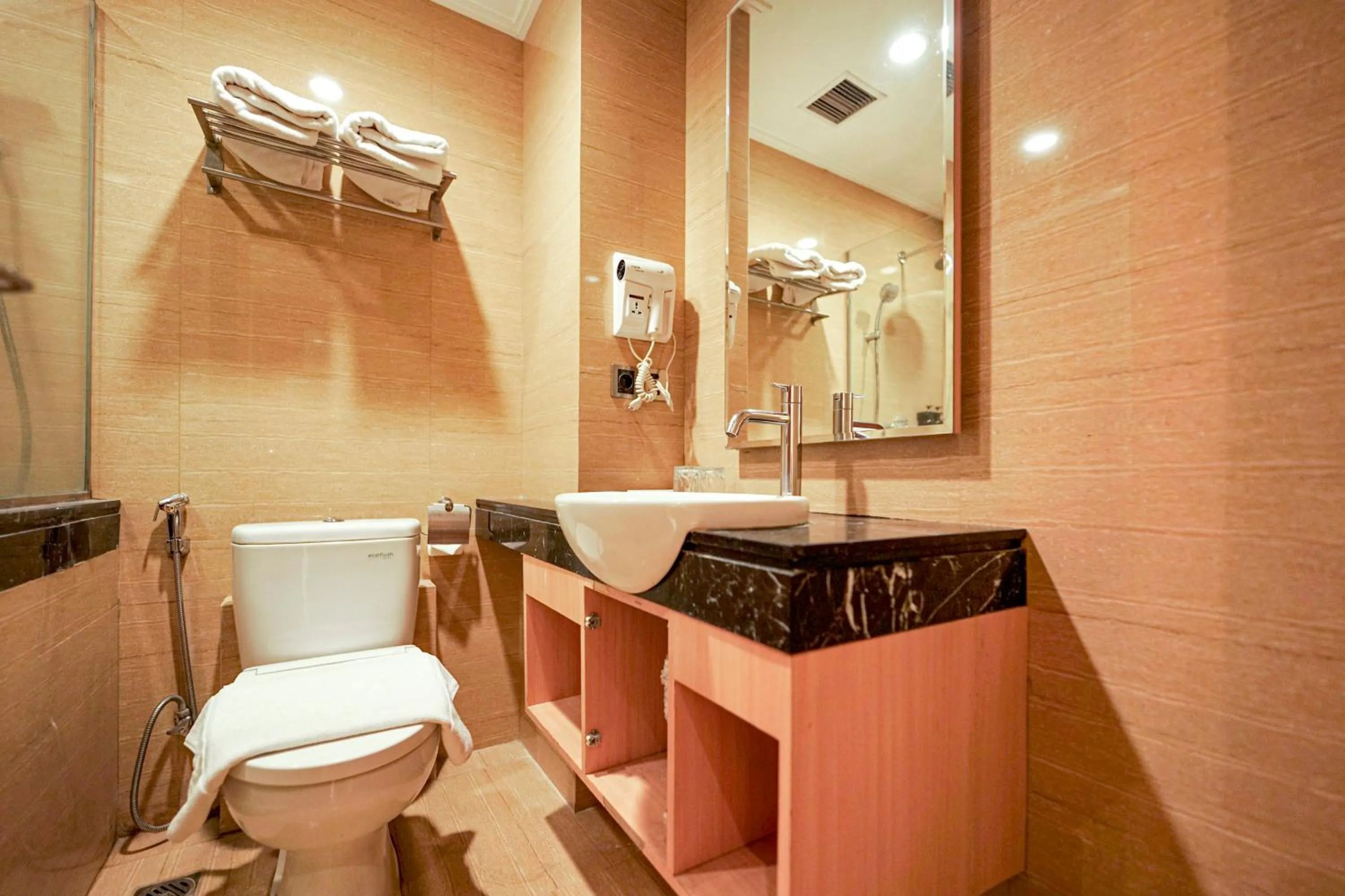 Bathroom in Sunerra Express Grand Viveana Bandung