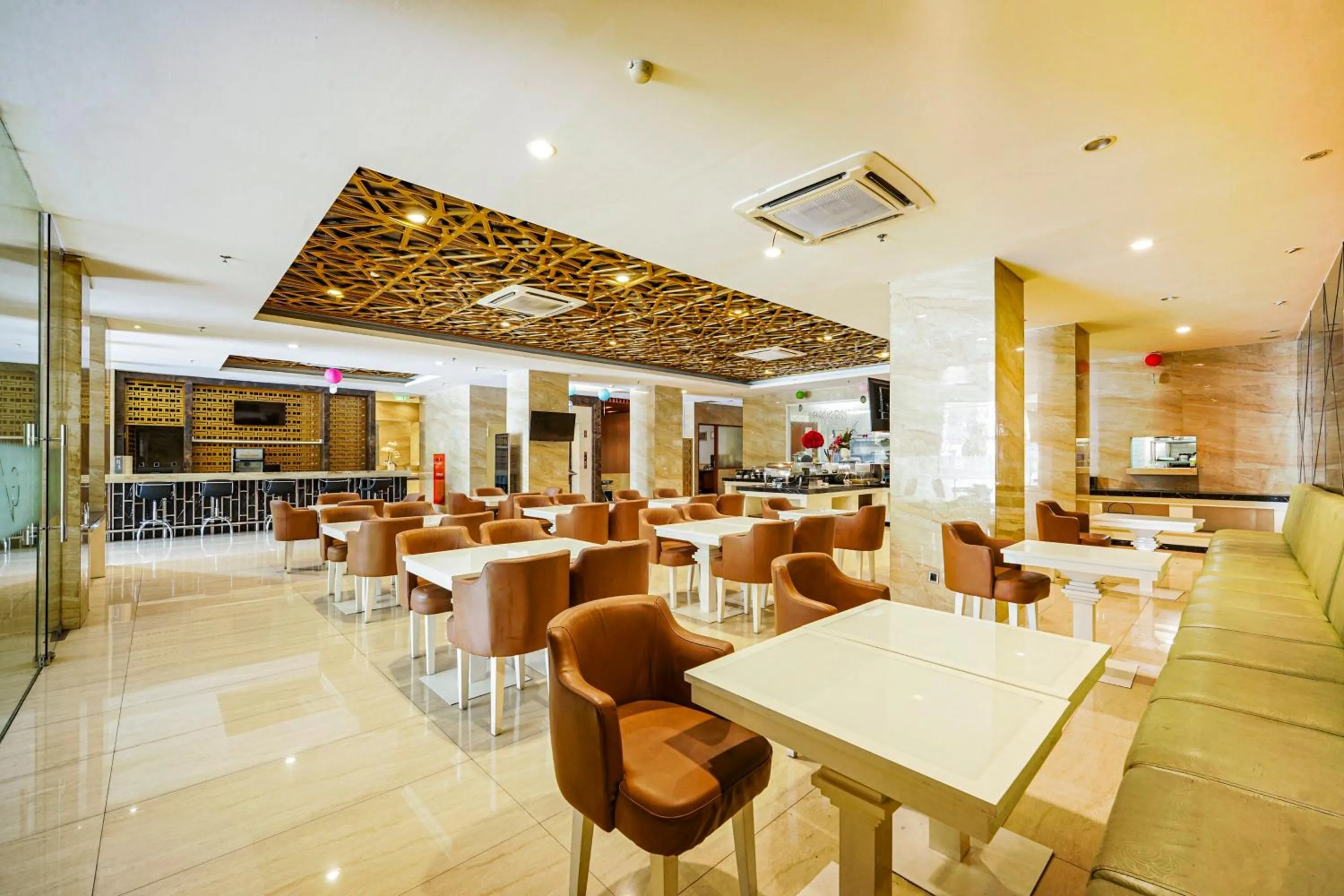 Restaurant/places to eat in Sunerra Express Grand Viveana Bandung