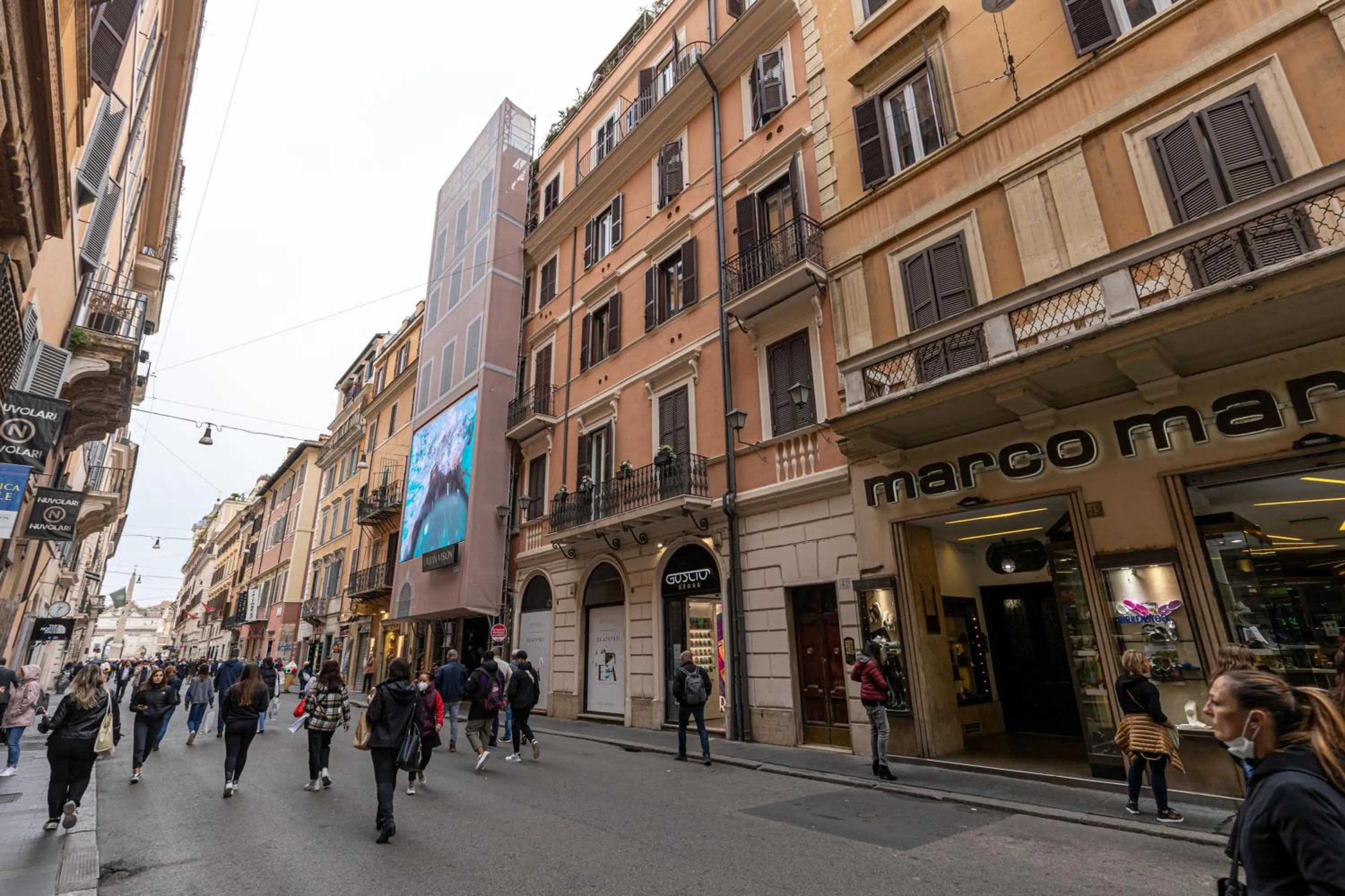 Neighbourhood in Spagna Boutique