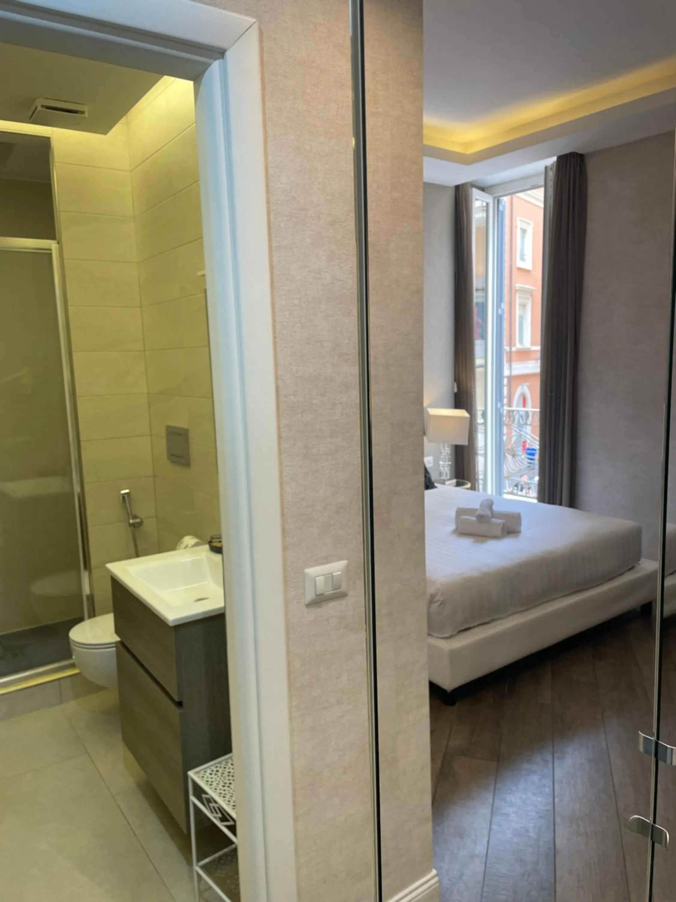 Bathroom, Bed in Spagna Boutique