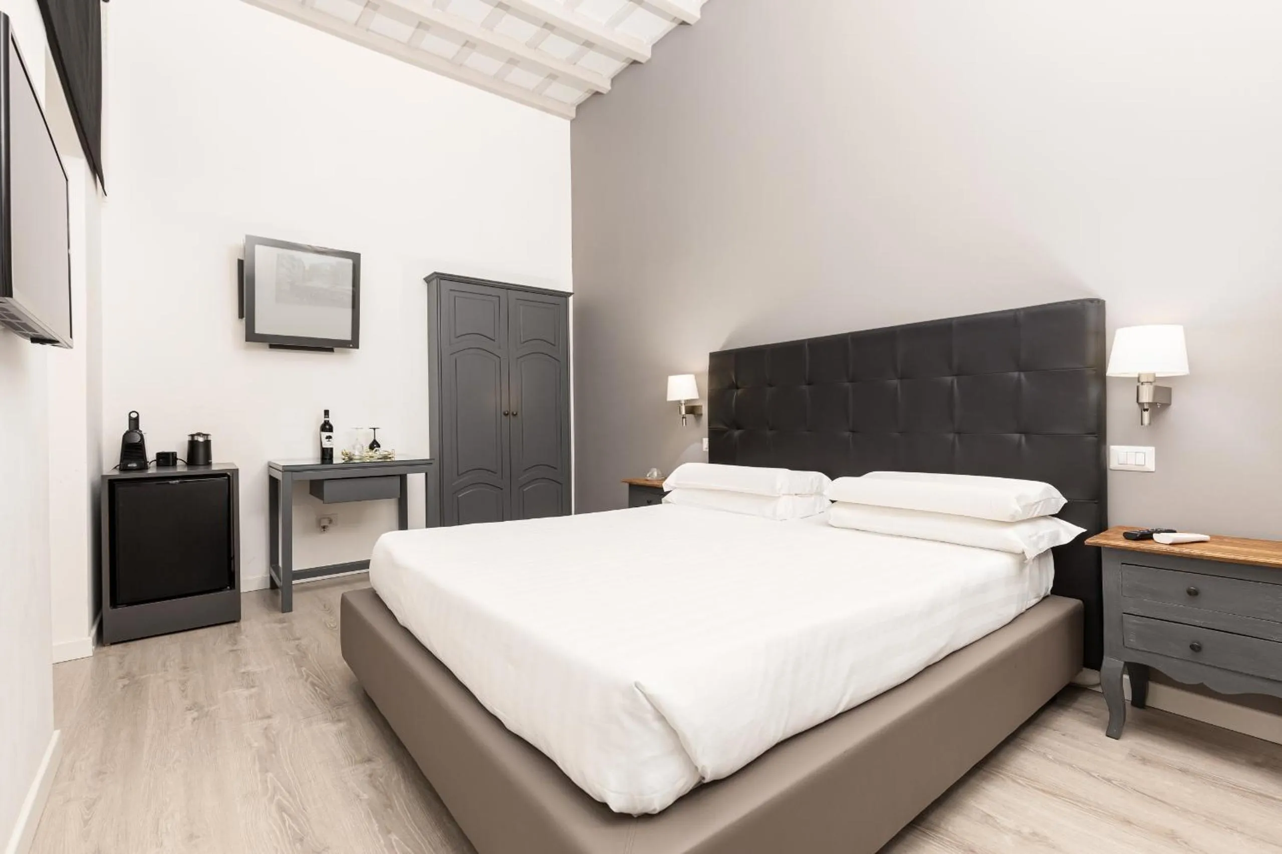 Bedroom, Bed in Spagna Boutique