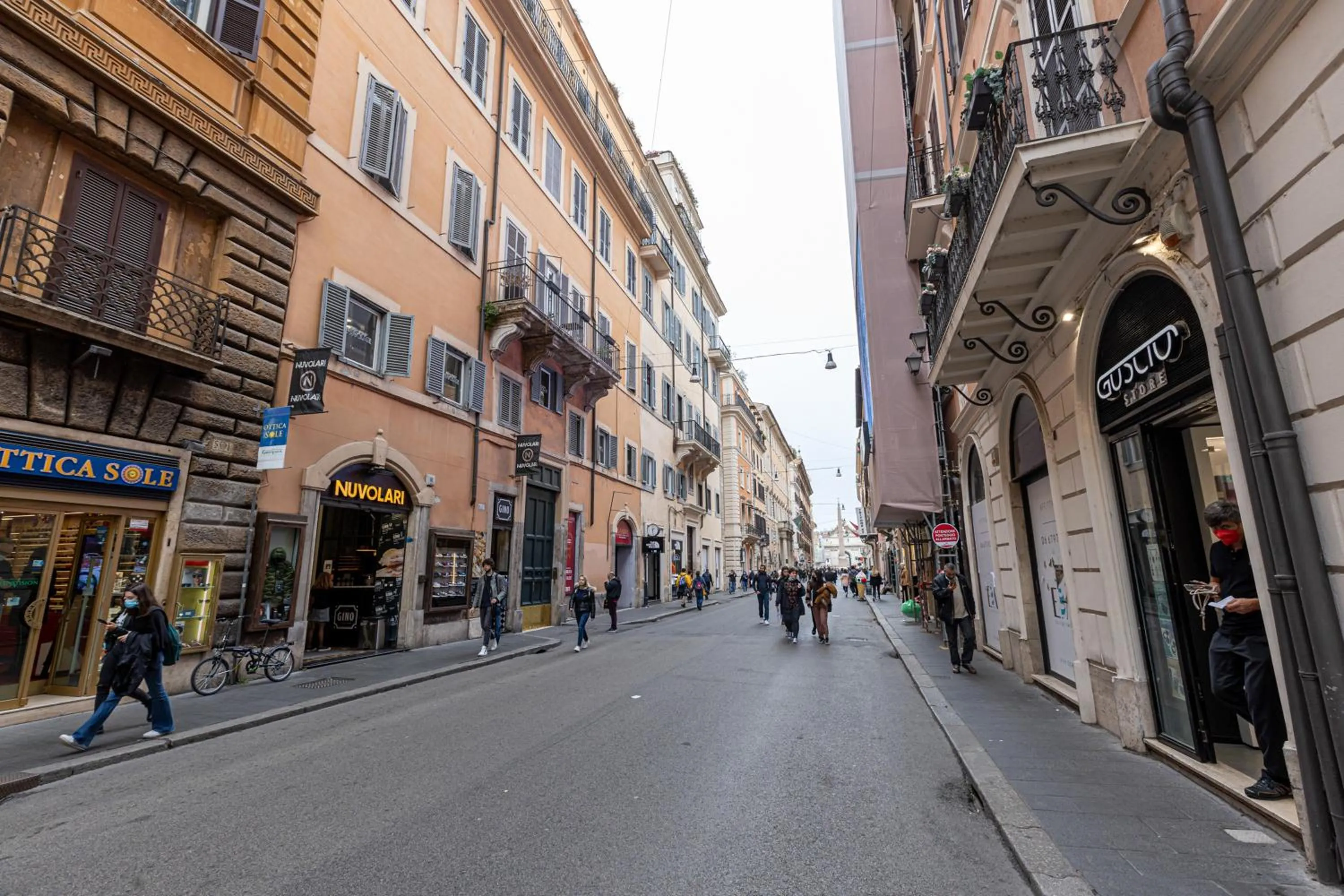 Neighbourhood in Spagna Boutique