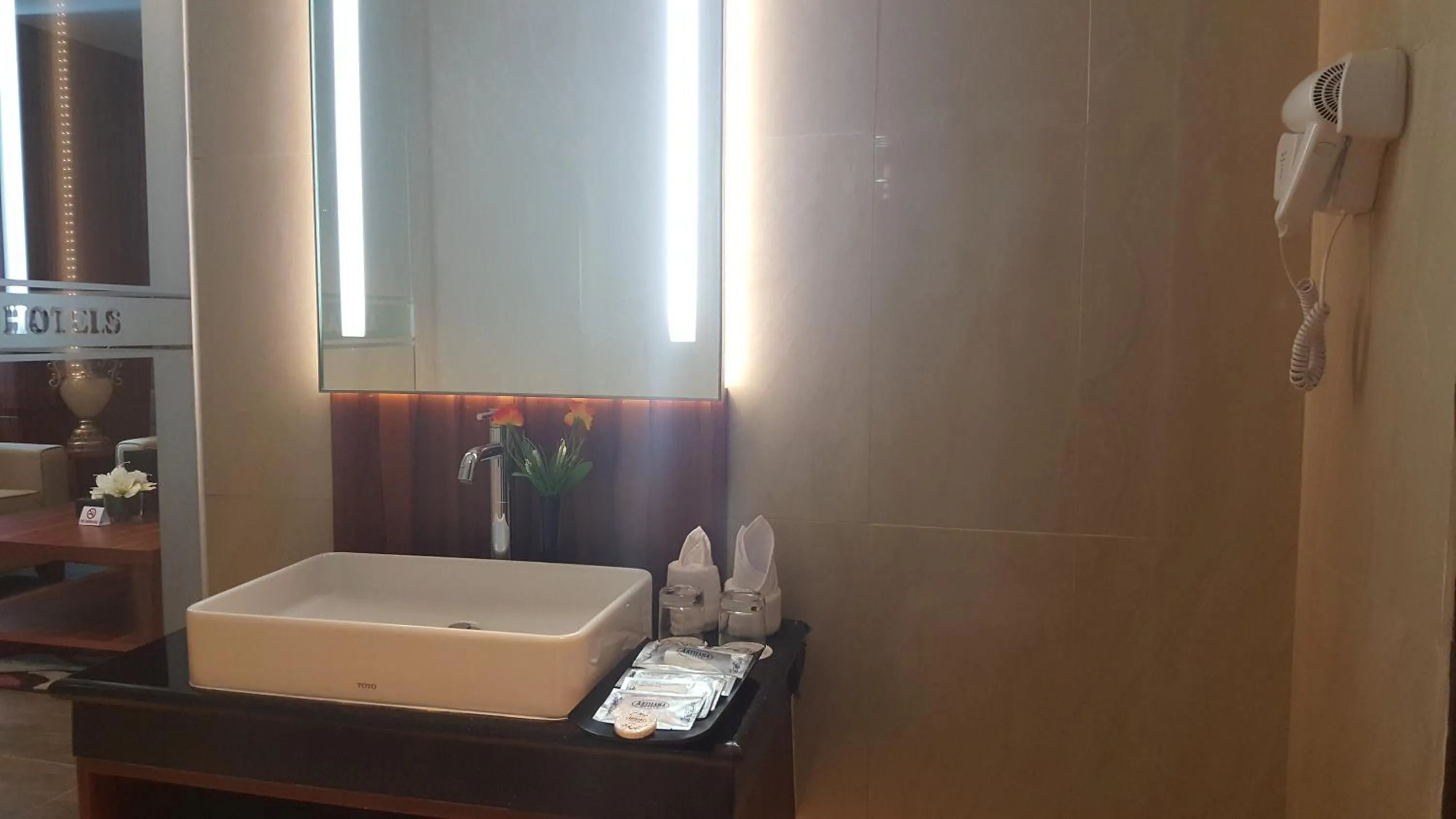 Bathroom in Arthama Hotels Makassar