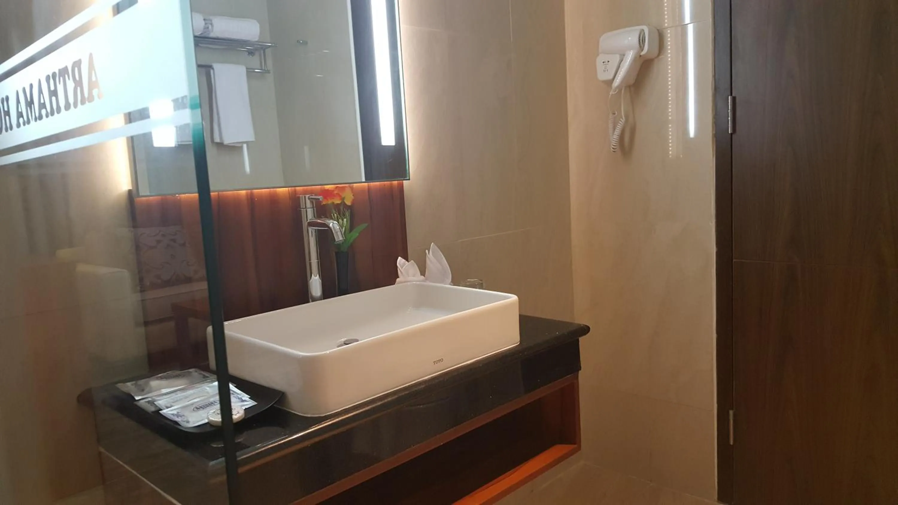 Bathroom in Arthama Hotels Makassar