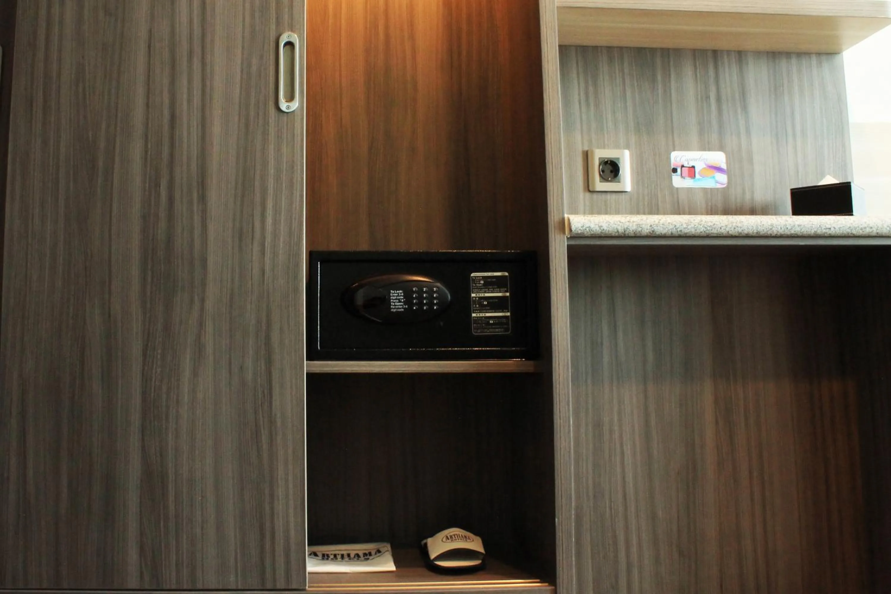 Area and facilities in Arthama Hotels Makassar