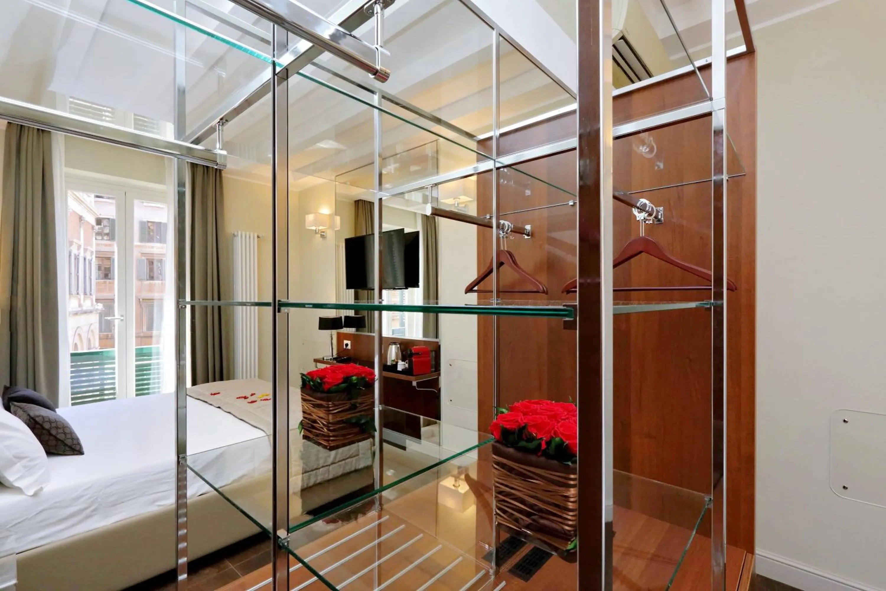 wardrobe, Bed in Piazza Venezia Grand Suite