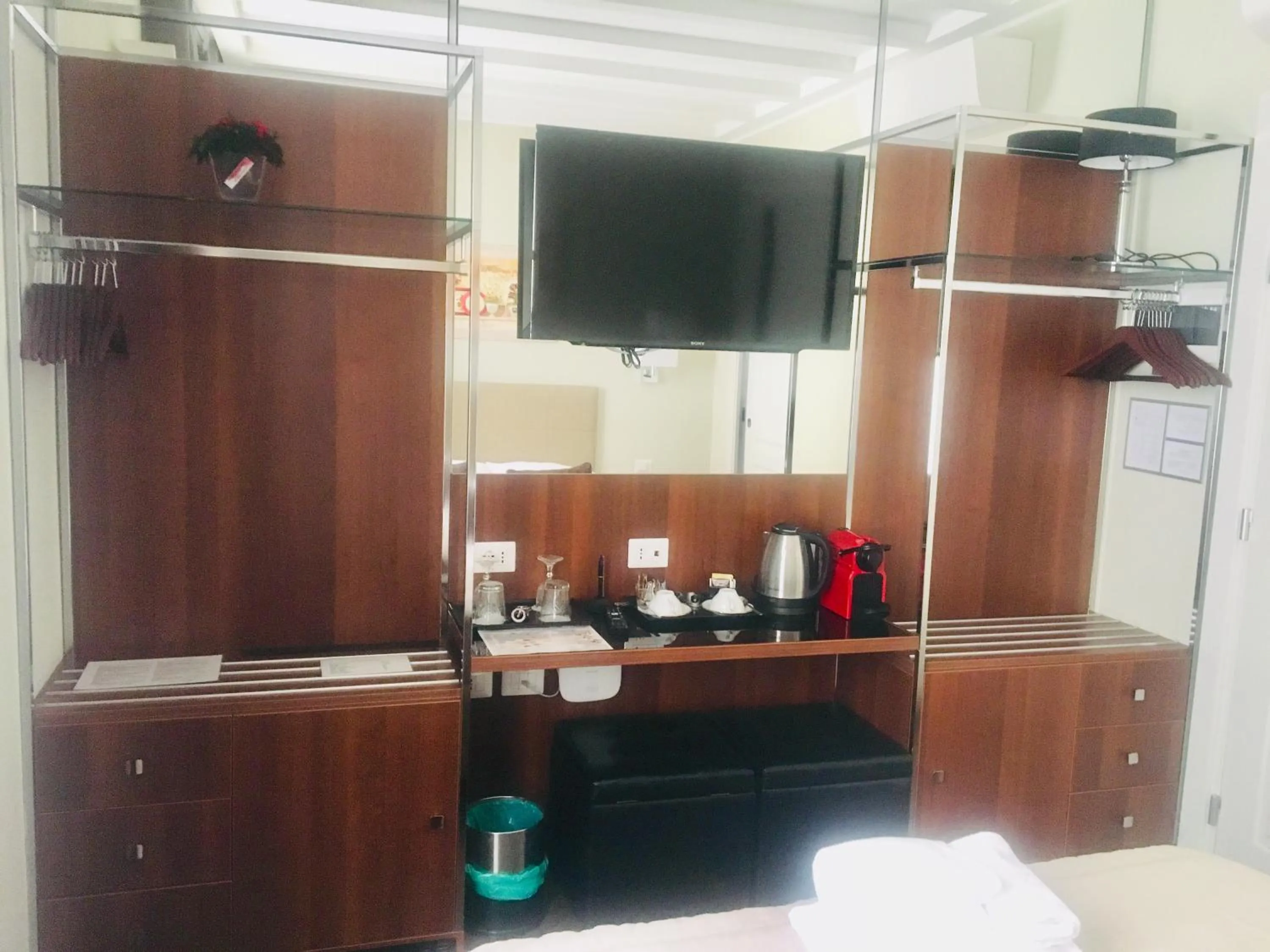 TV and multimedia in Piazza Venezia Grand Suite