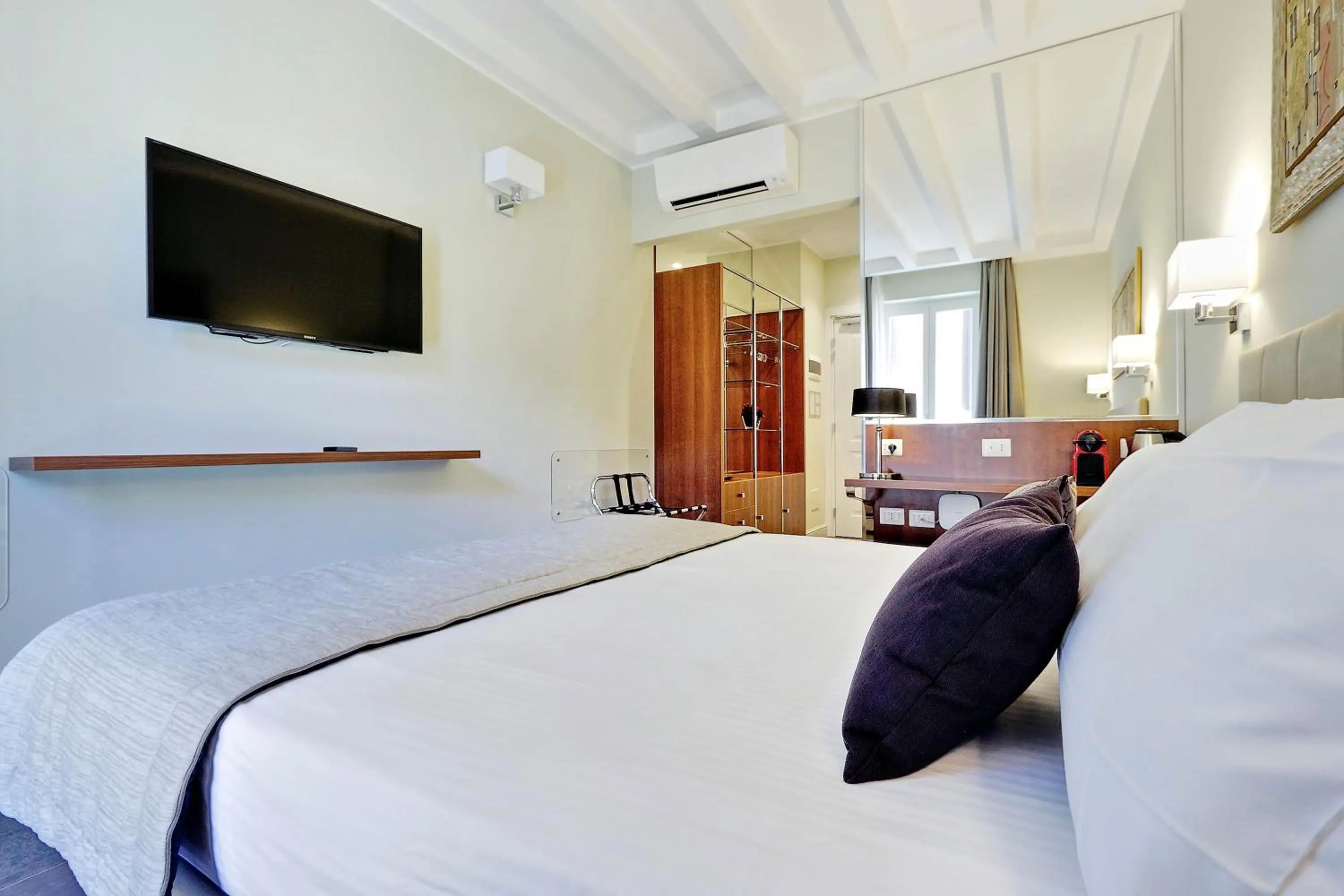 Bed in Piazza Venezia Grand Suite