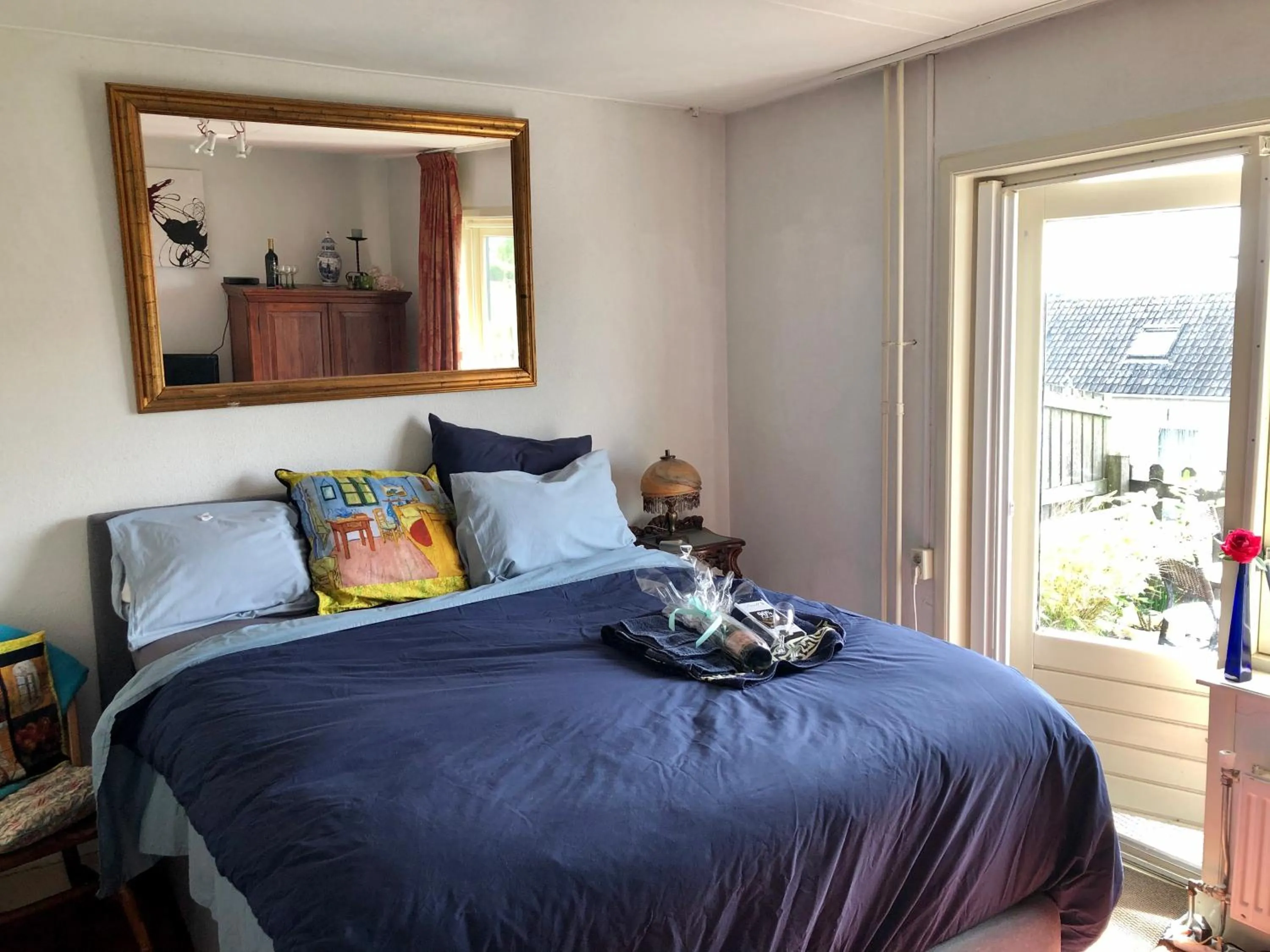 Bed in Art+bed and breakfast