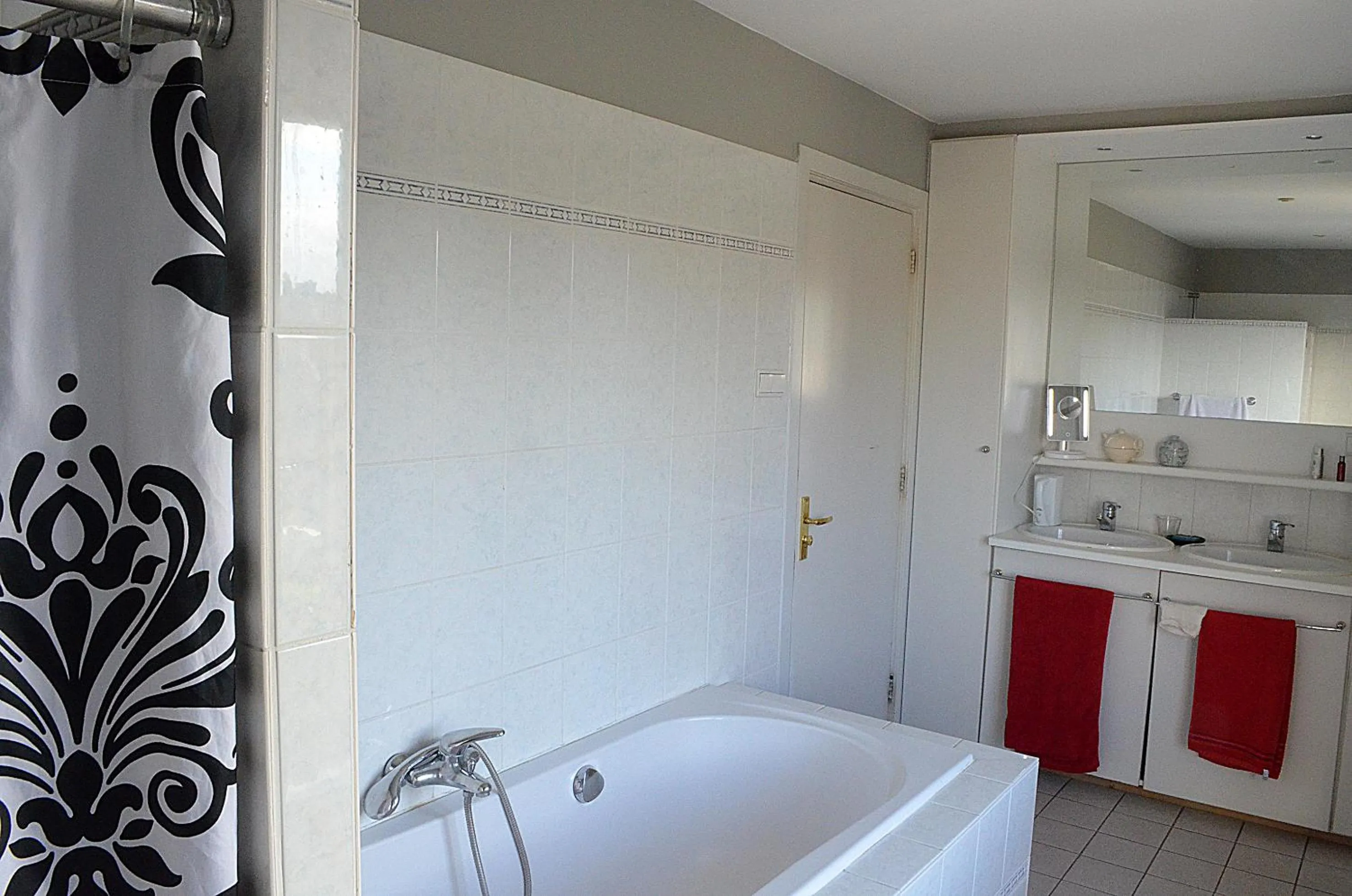 Bathroom in Art+bed and breakfast