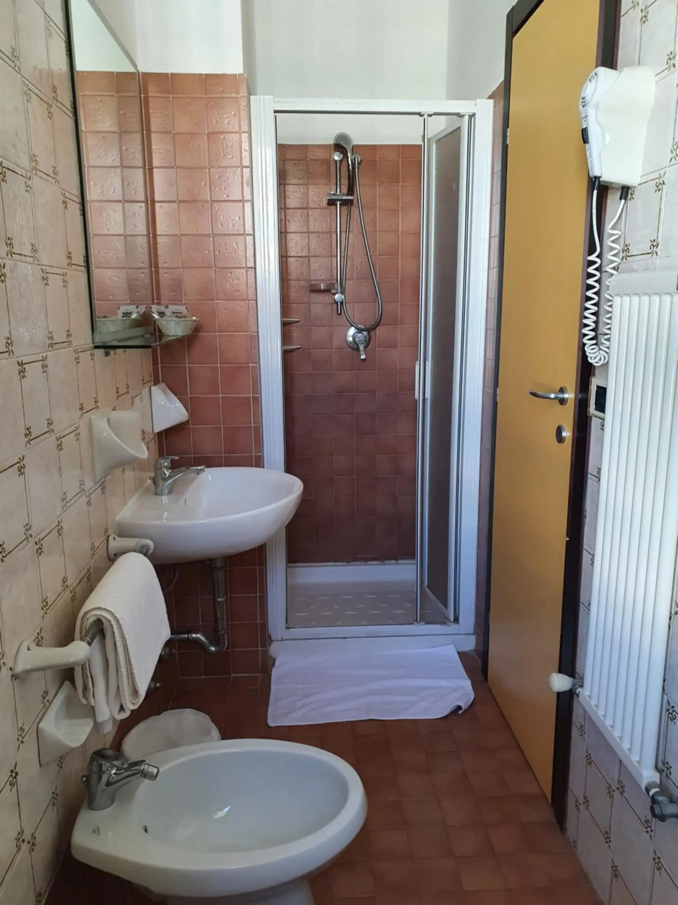 Economy Double Room in Hotel Tilmar Economy Double Room in Hotel Tilmar