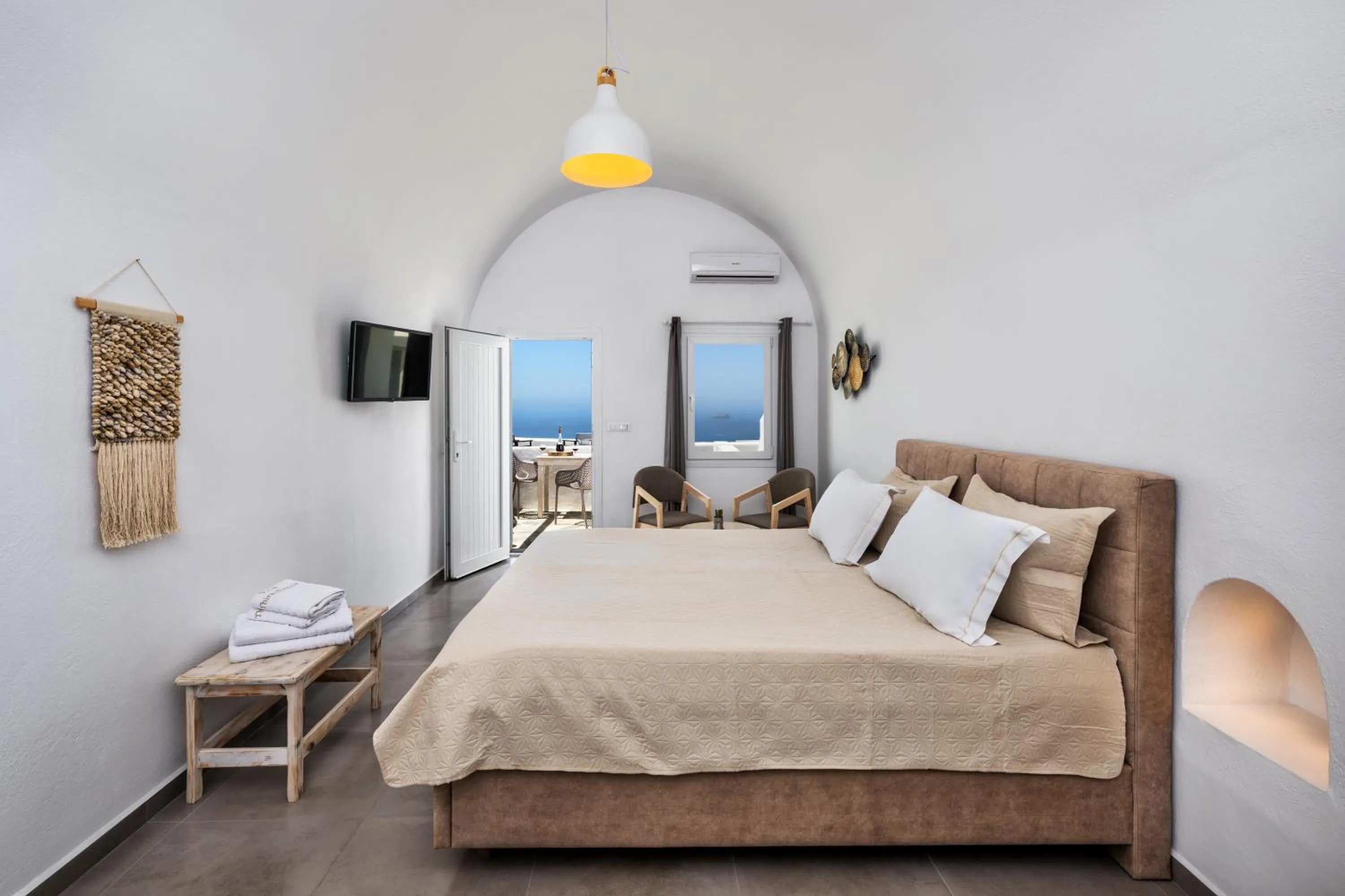 Bedroom, Bed in Villa Thiranthemis