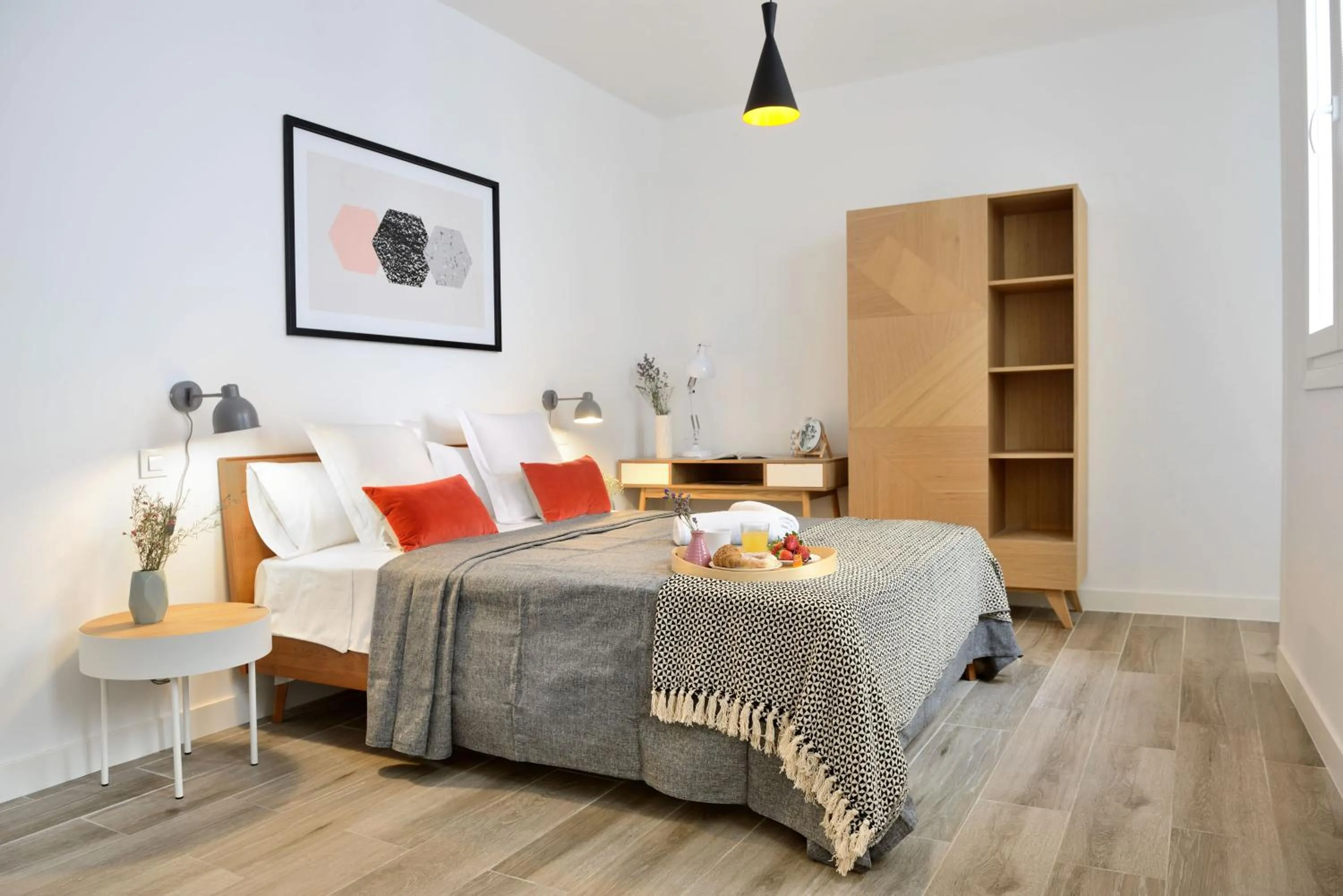 Property building, Bed in nQn Aparts & Suites Madrid