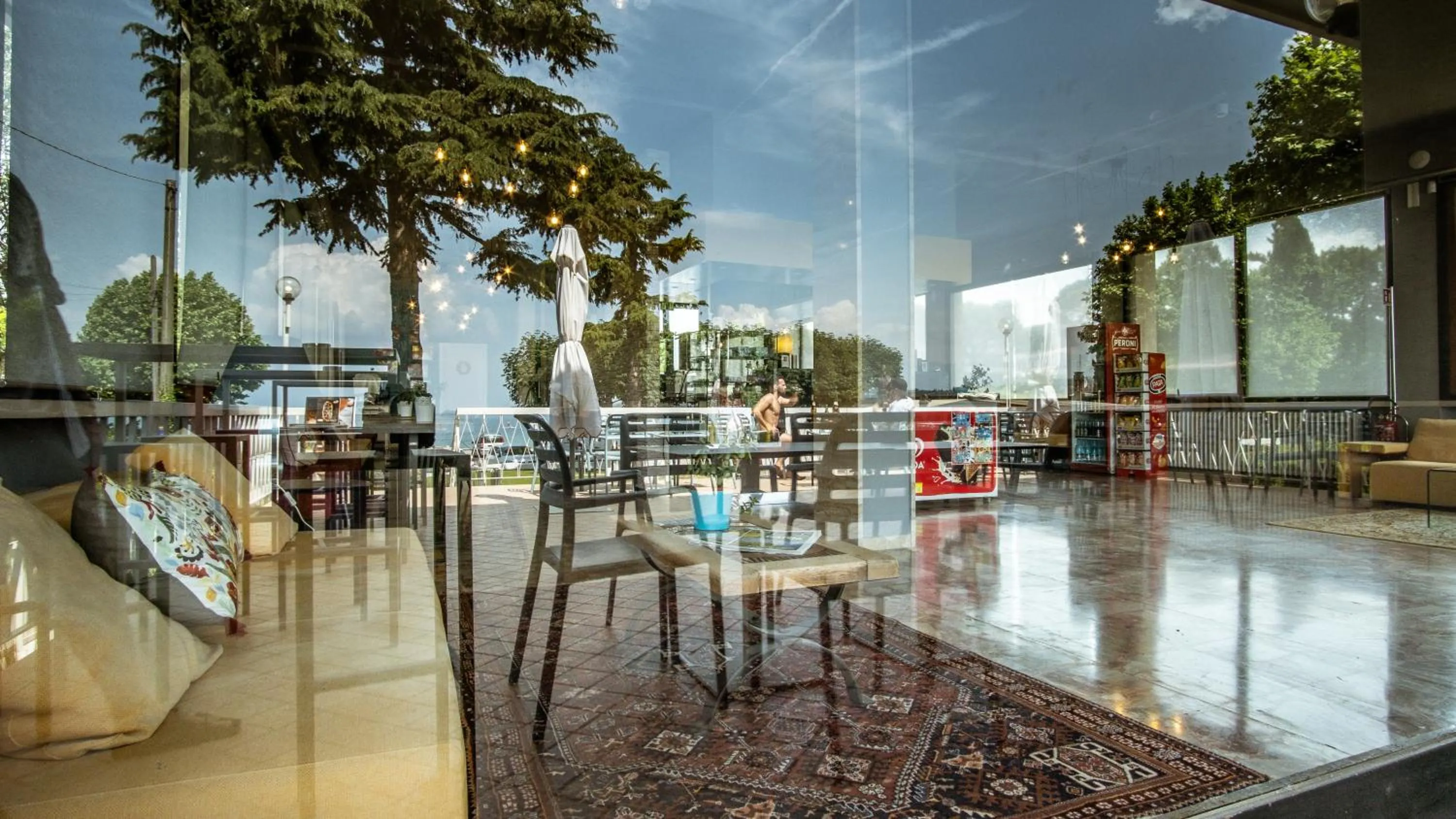 Lounge or bar in Lake Garda Beach Hostel