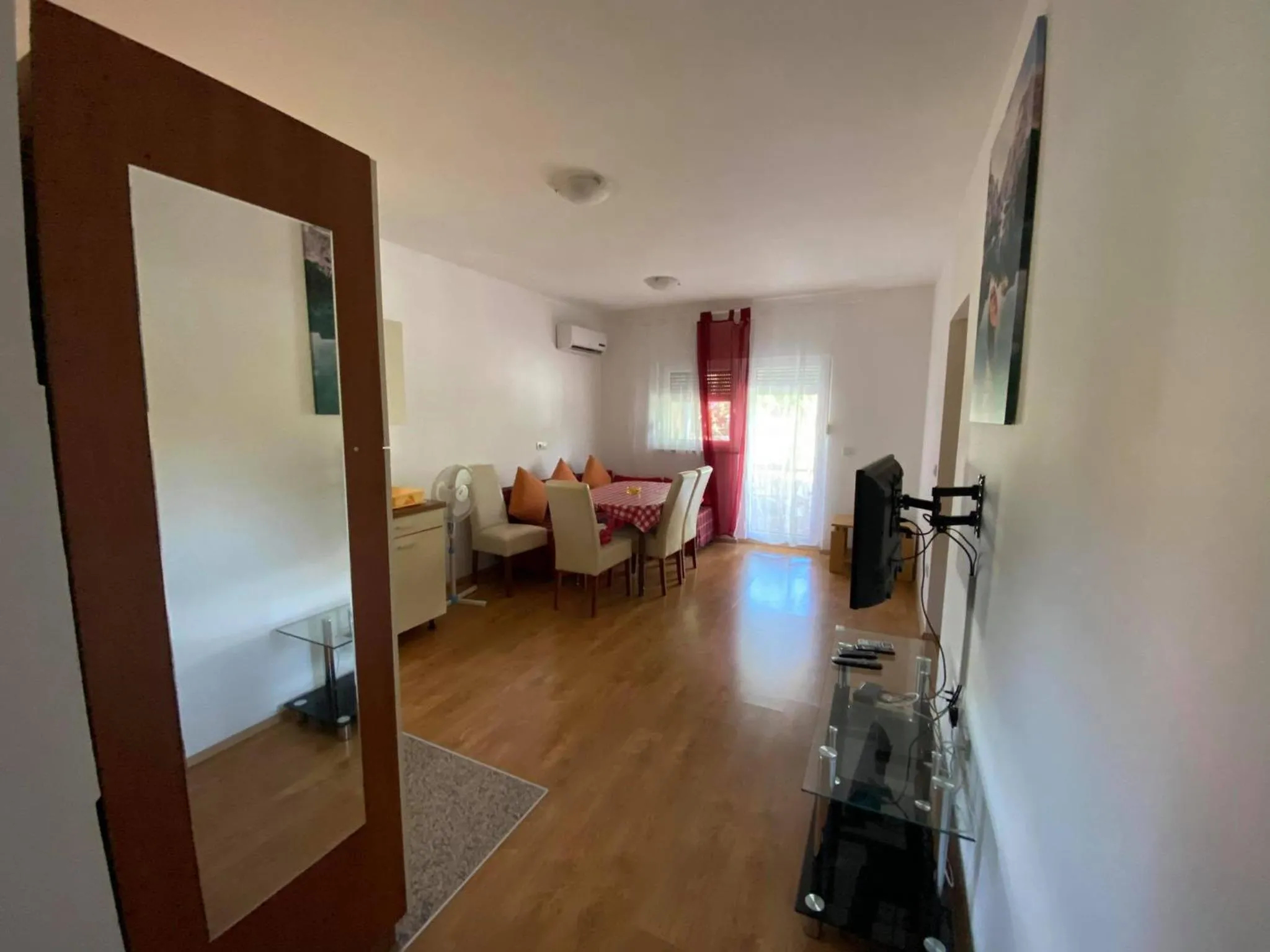 Renic Apartments