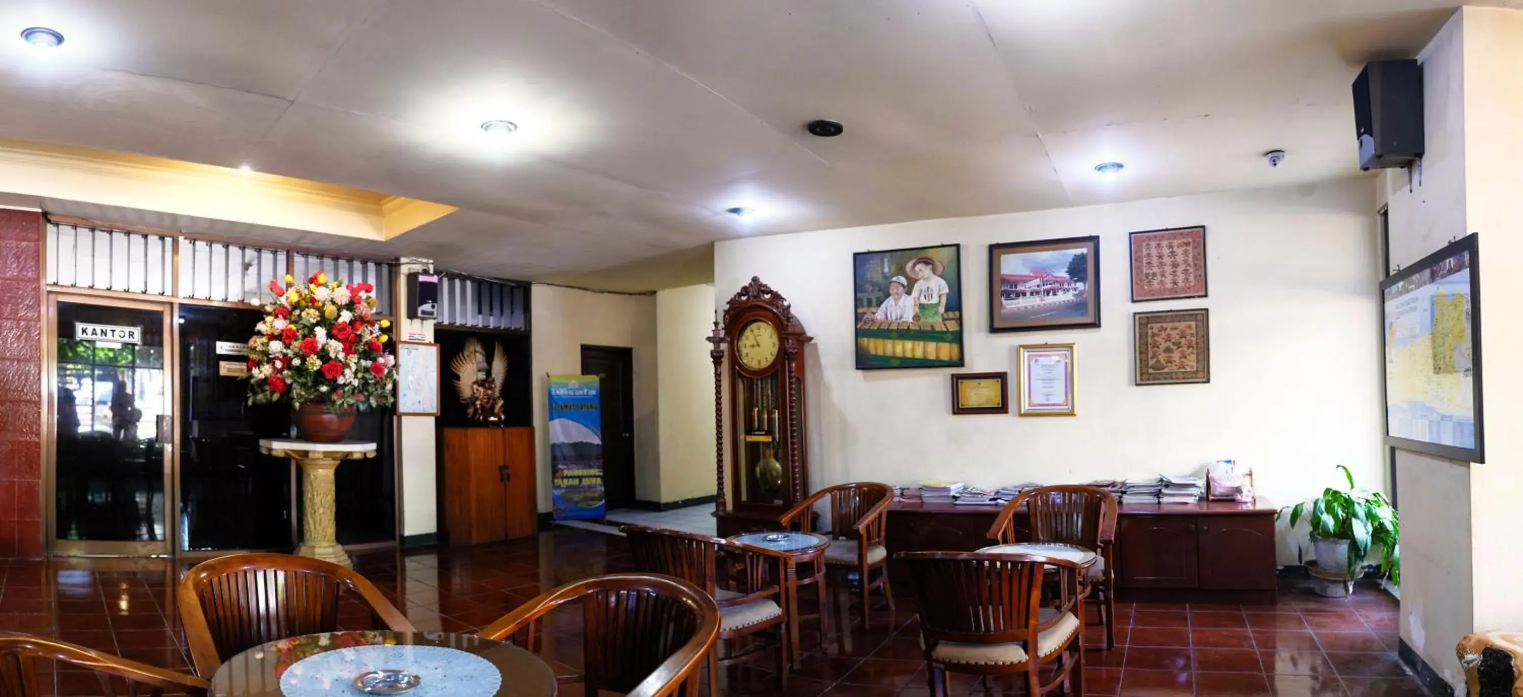 Lobby or reception in Hotel Wisata Lobby or reception in Hotel Wisata