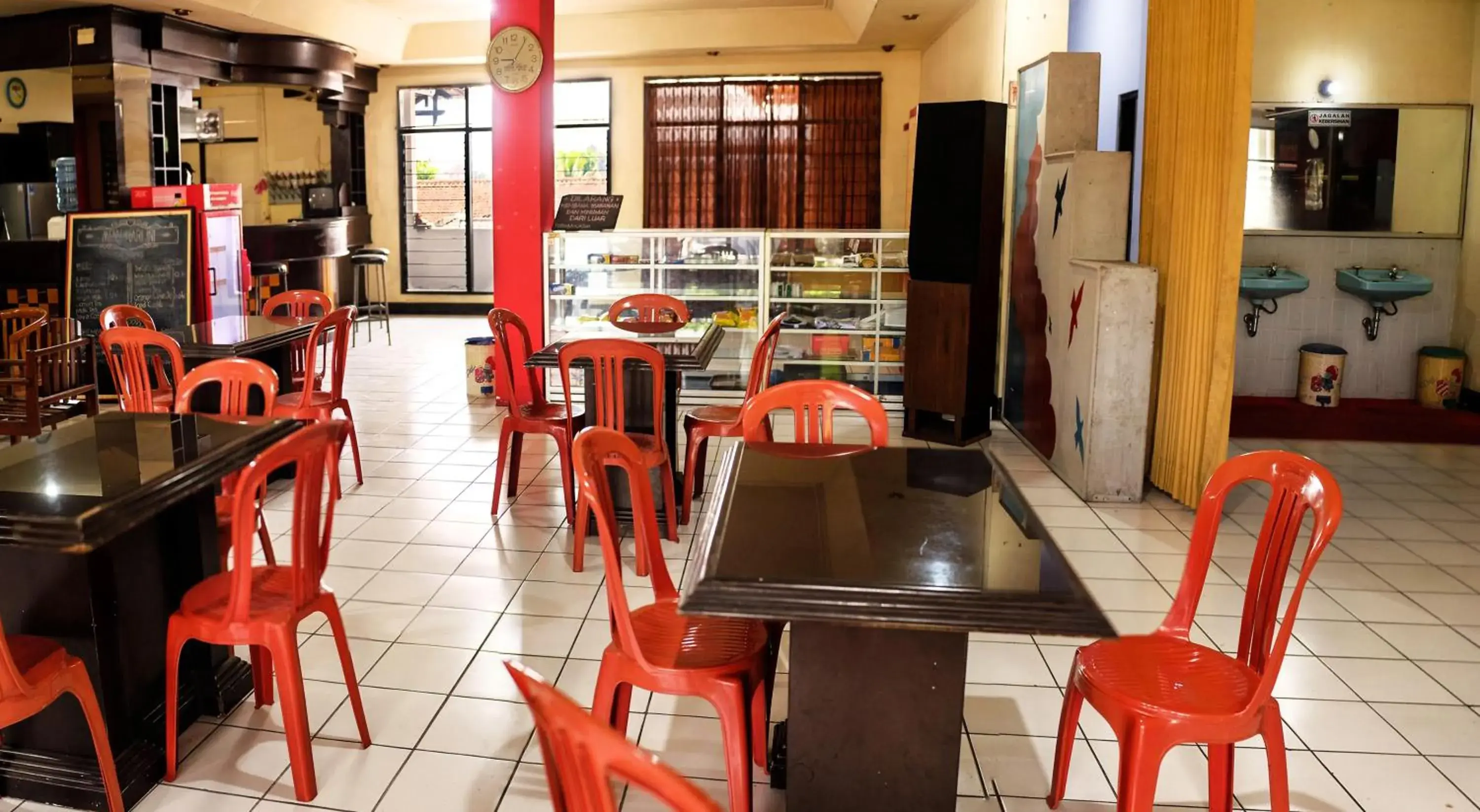 Restaurant/places to eat in Hotel Wisata Restaurant/places to eat in Hotel Wisata