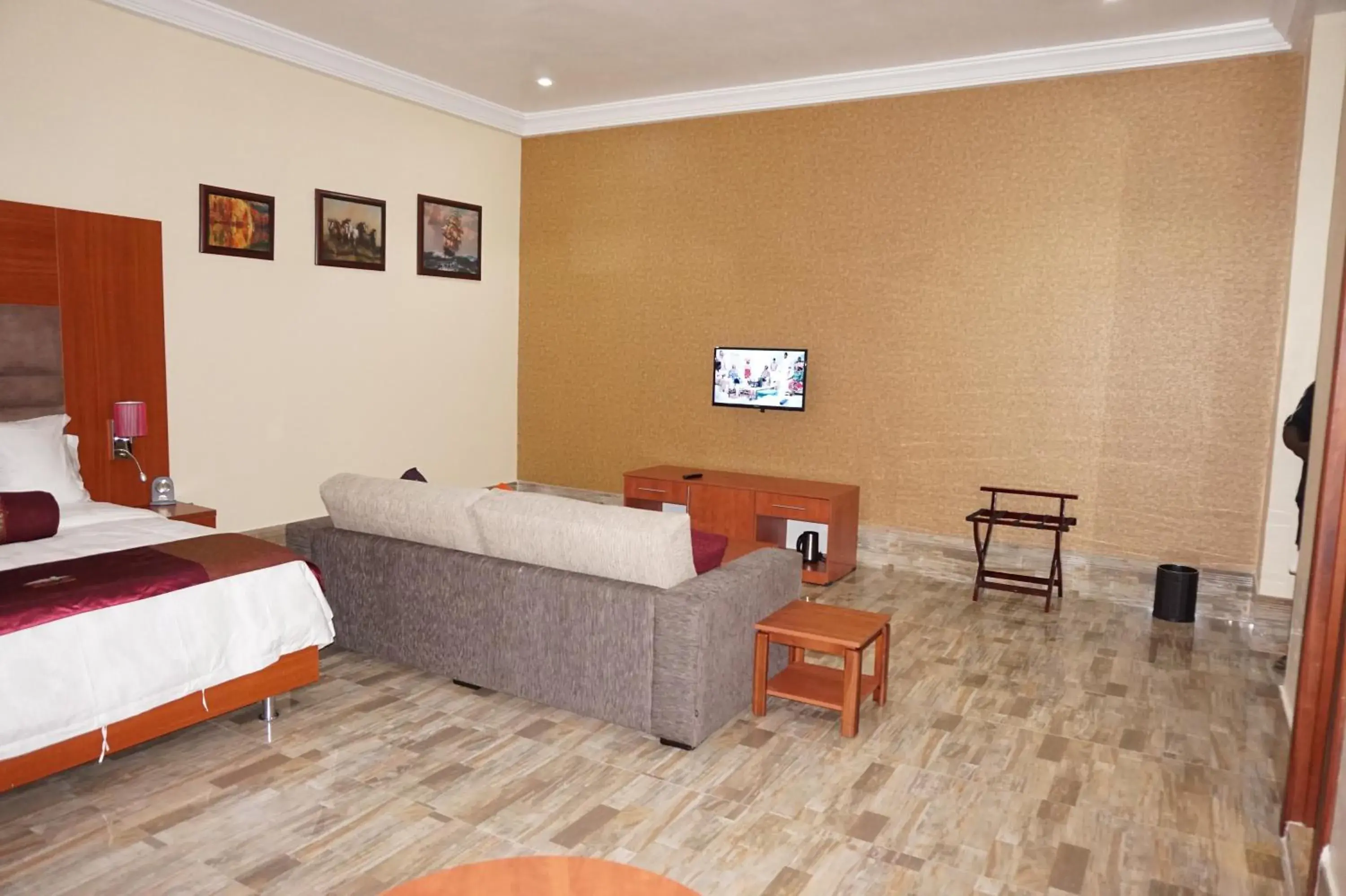 TV and multimedia, Bed in Aenon Suites Oshogbo TV and multimedia, Bed in Aenon Suites Oshogbo