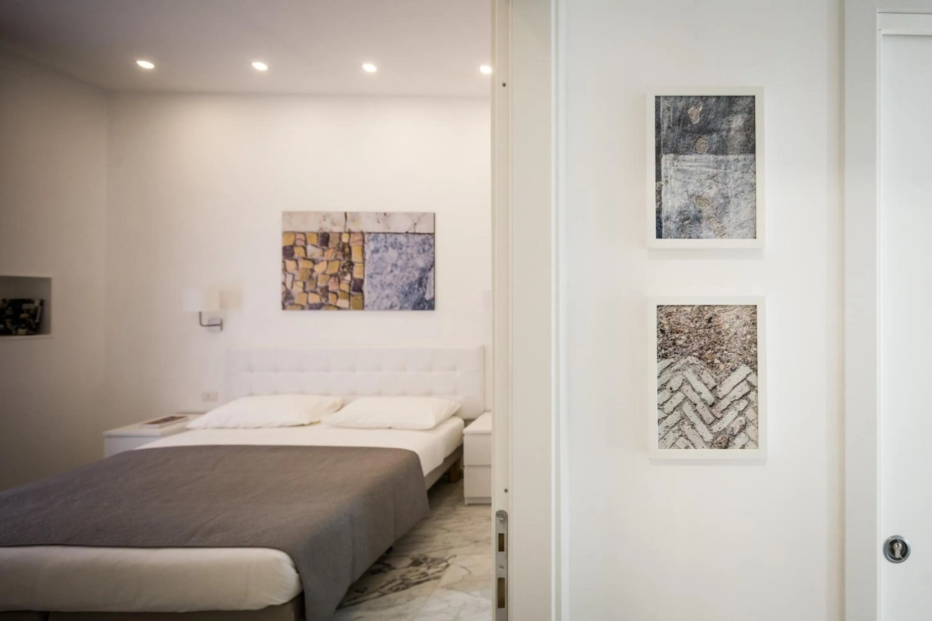 Photo of the whole room, Bed in Vinci House