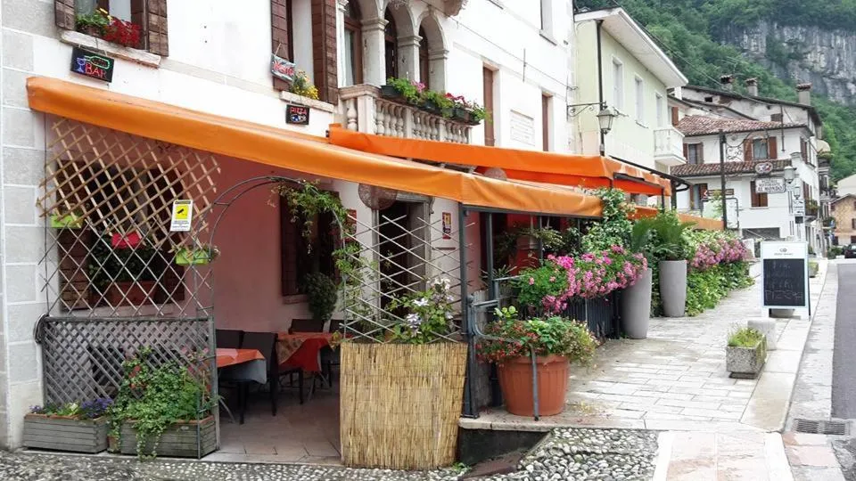 Property building in Ristorante Pizzeria al Mondo