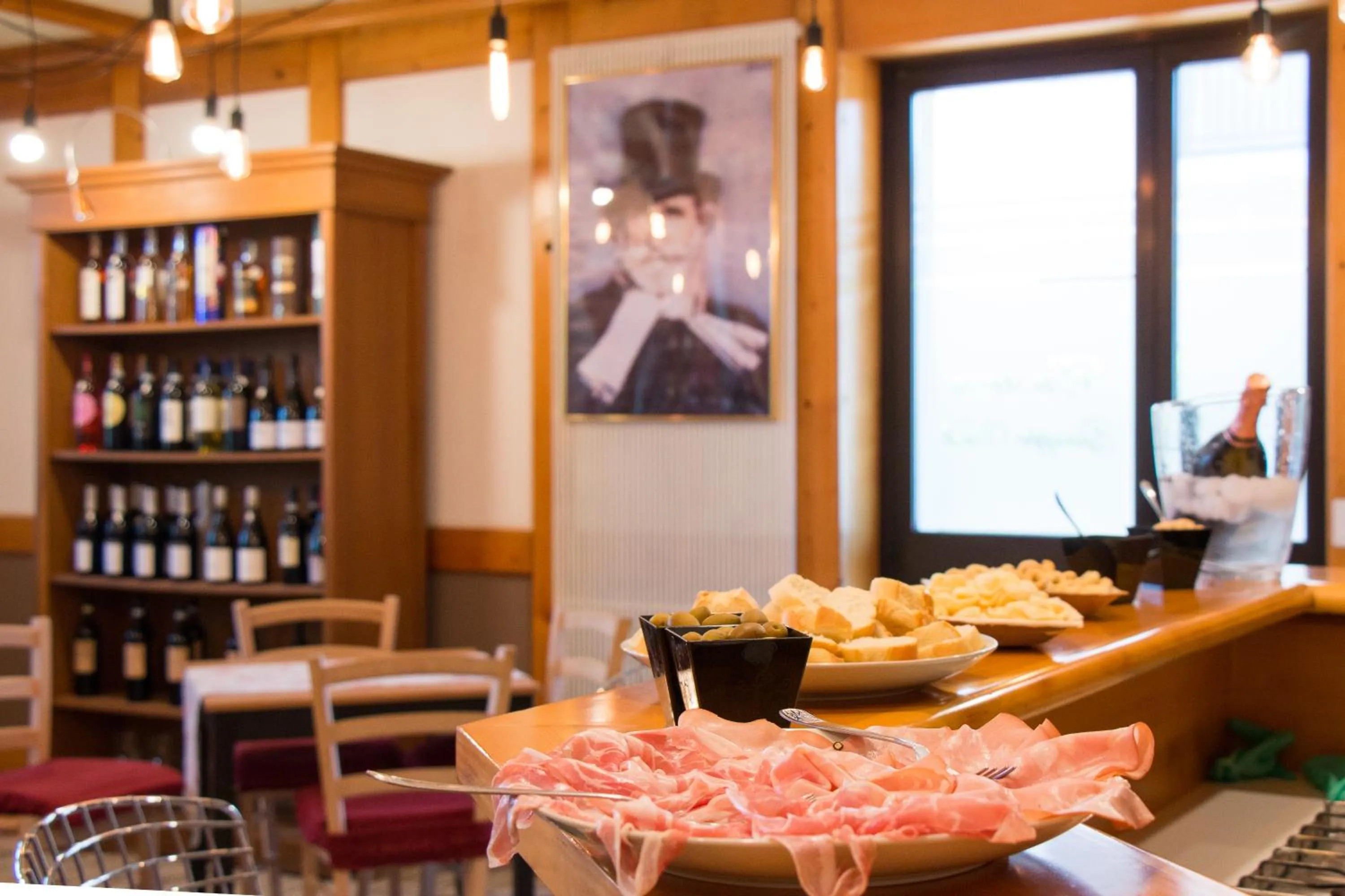 Food and drinks in Villa Boninsegna - Wine Enoteca Verdi -