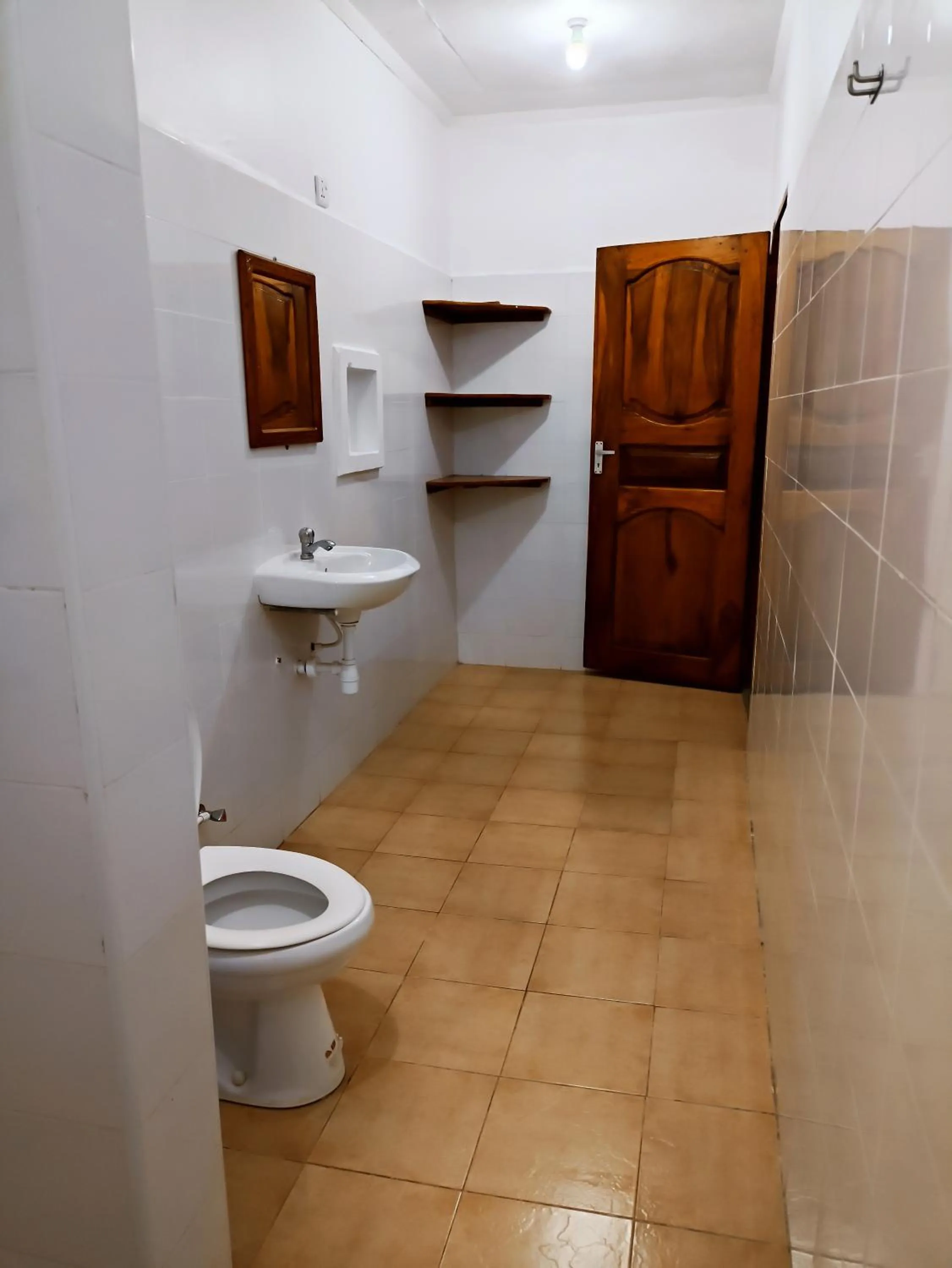 Shower in Endasawa Tree Lodge